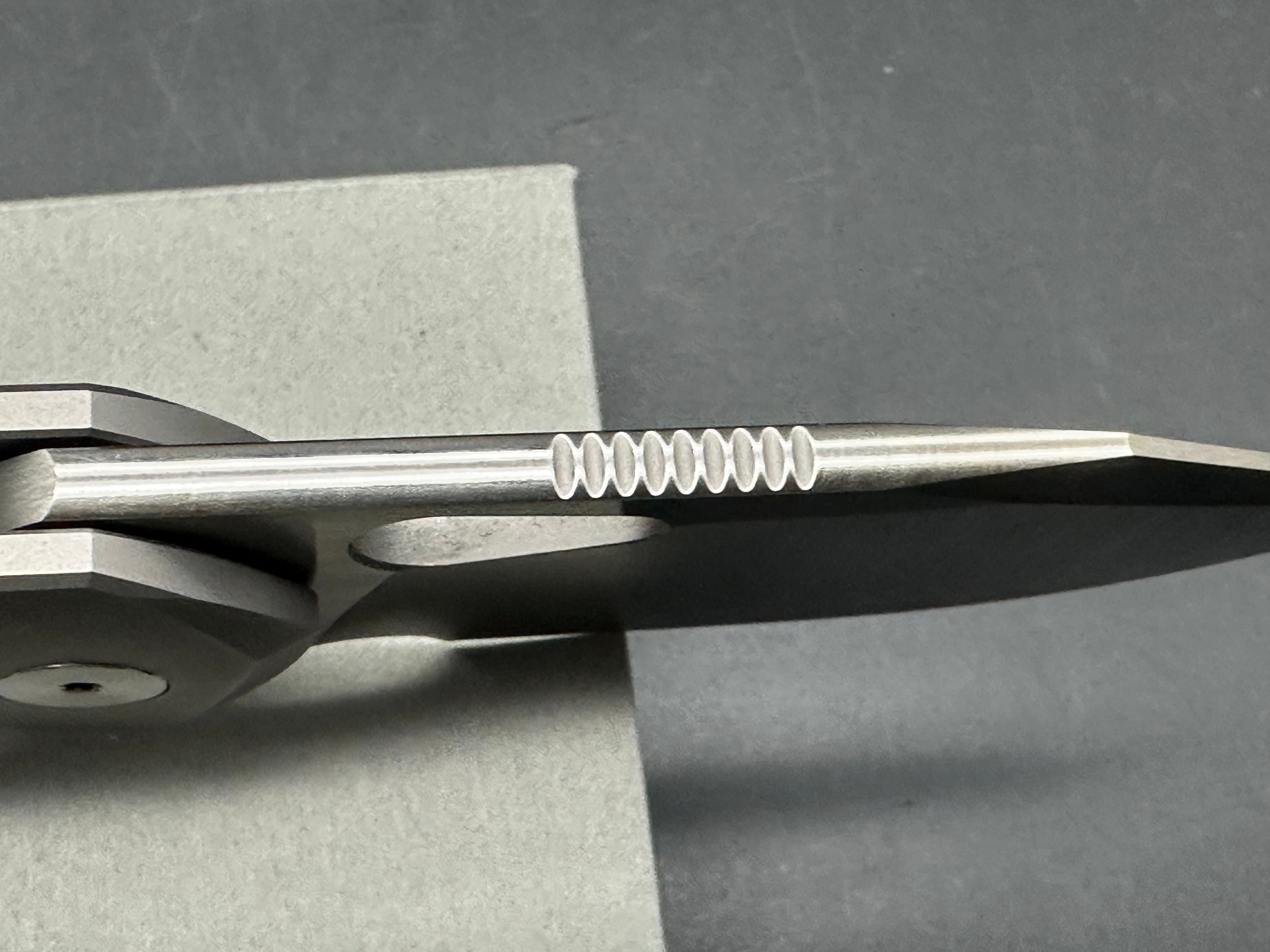 Urban EDC Becerro, Belt Satin S90V Blade, Bead-Blasted Ti Handles