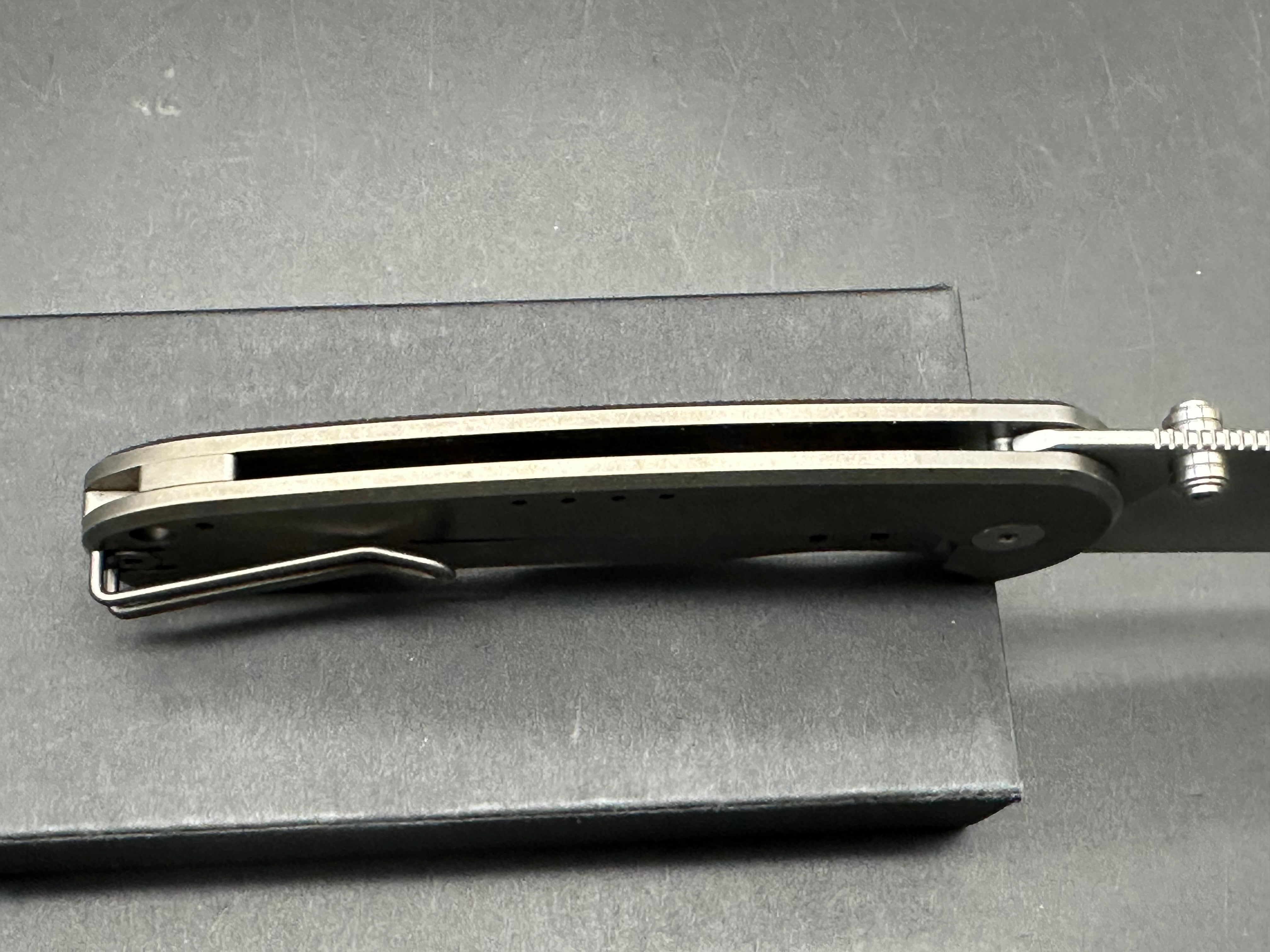 Quiet Carry The Drift L (KNAGSW), Stonewashed Vanax Blade, Stonewashed Anchor Gray Titanium Scales