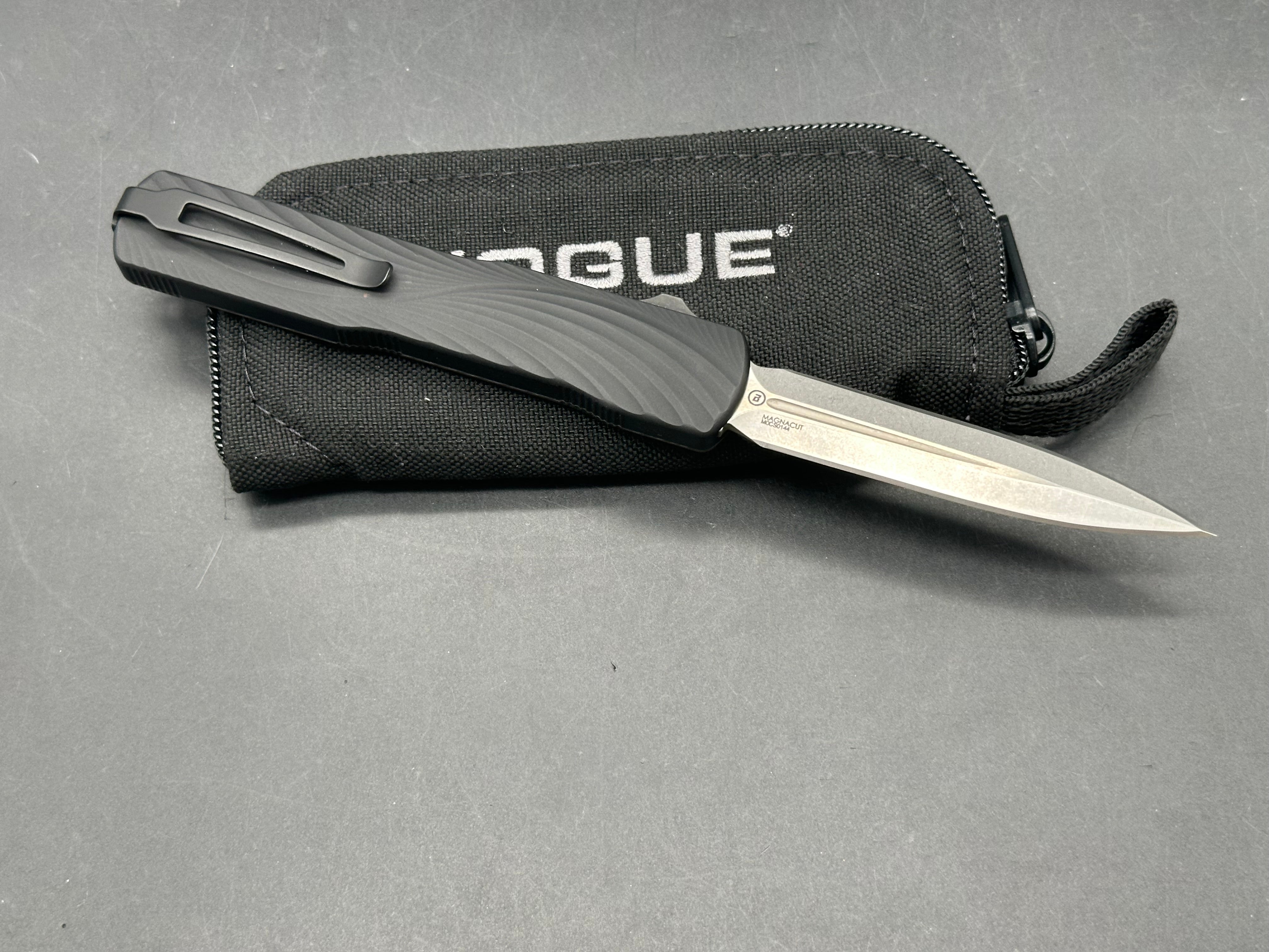 Hogue Counterstrike OTF Carbon fiber CPM-MagnaCut