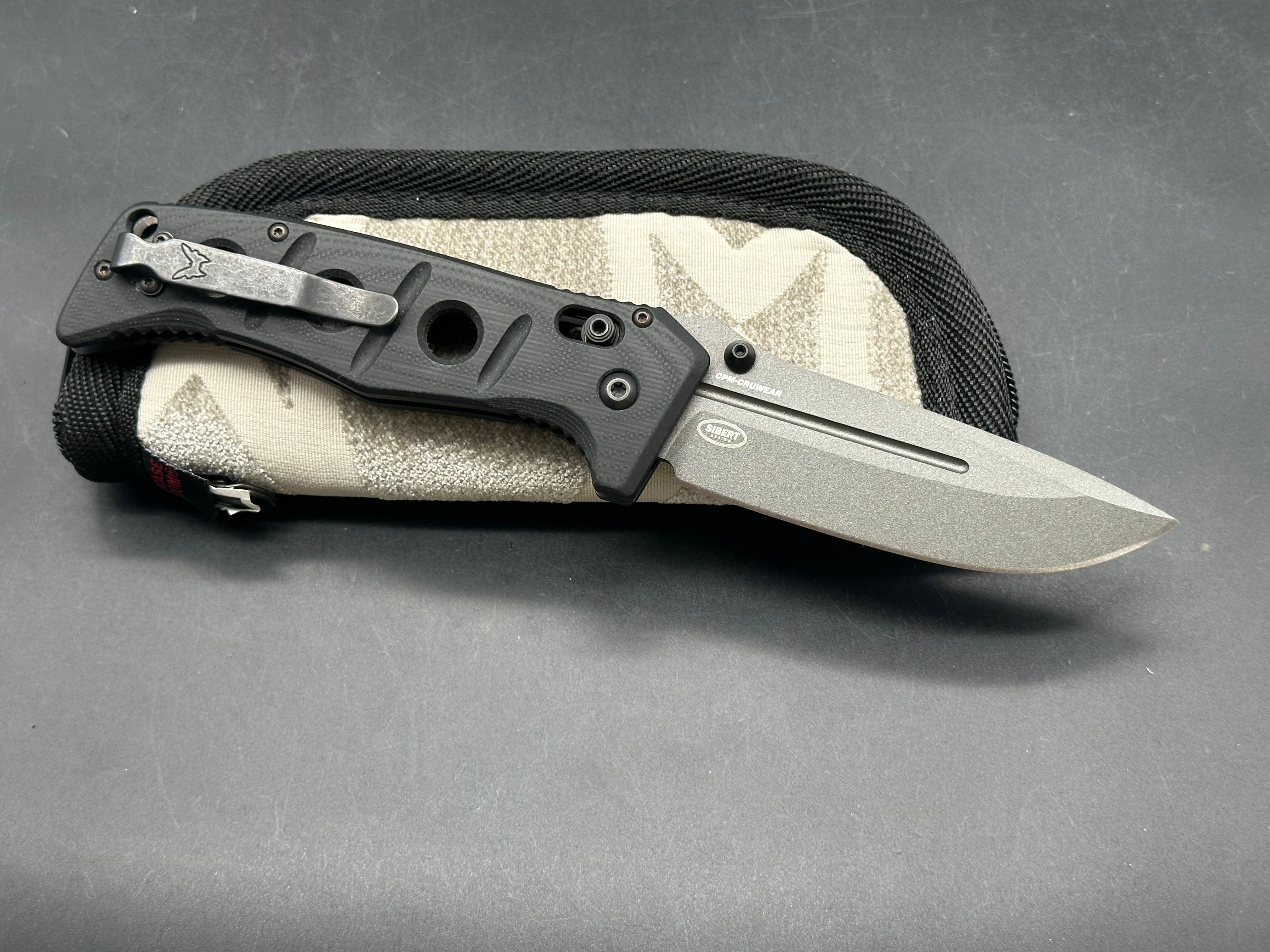 Benchmade Adamas Black G-10 Handle, Axis Lock, Gray Cerakote CPM-CRUWEAR (3.80” DP) Blade