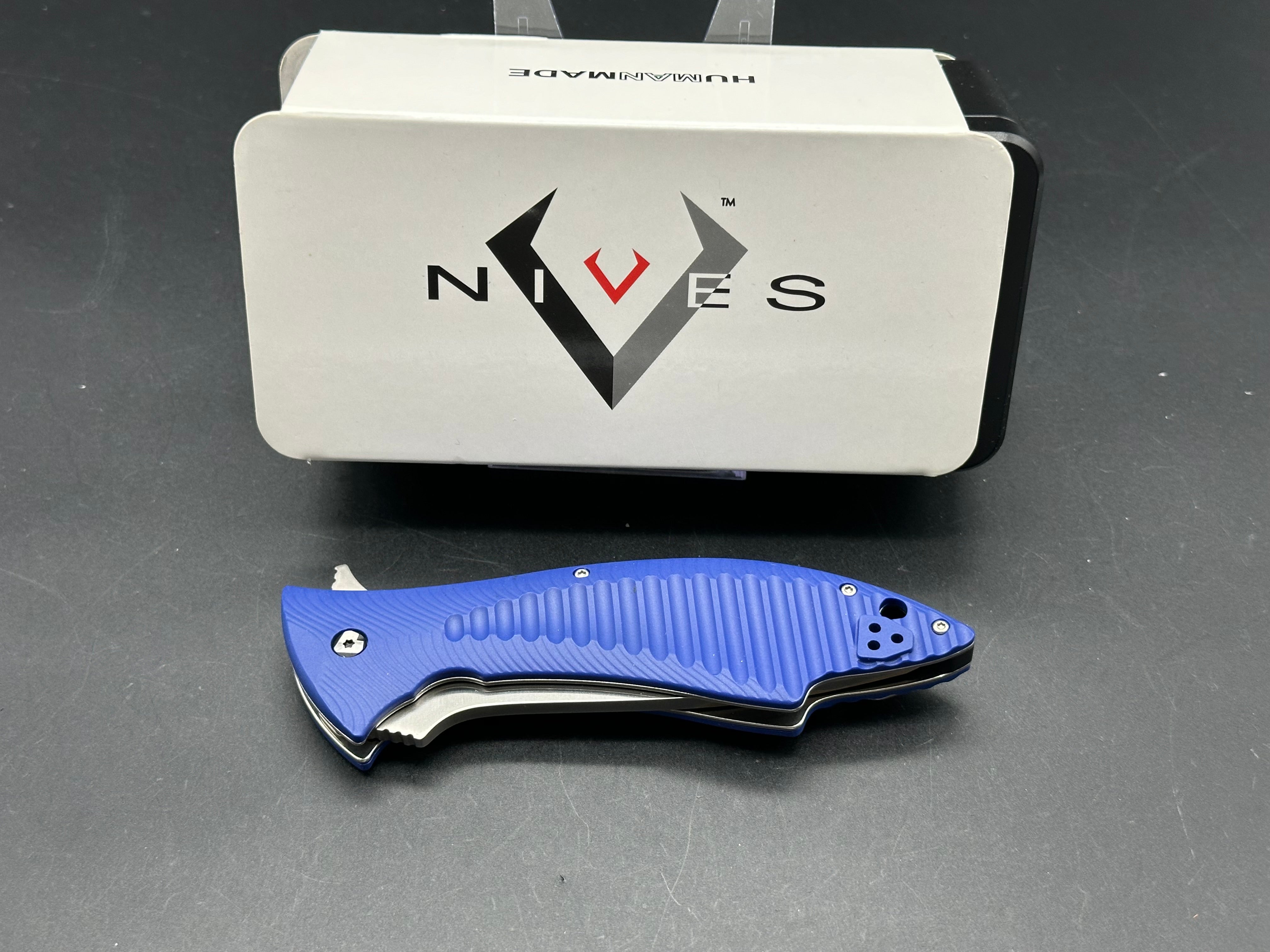 V Nives Jerry Hossom Deplorable AUS-8 Blade, Blue FRN Handles