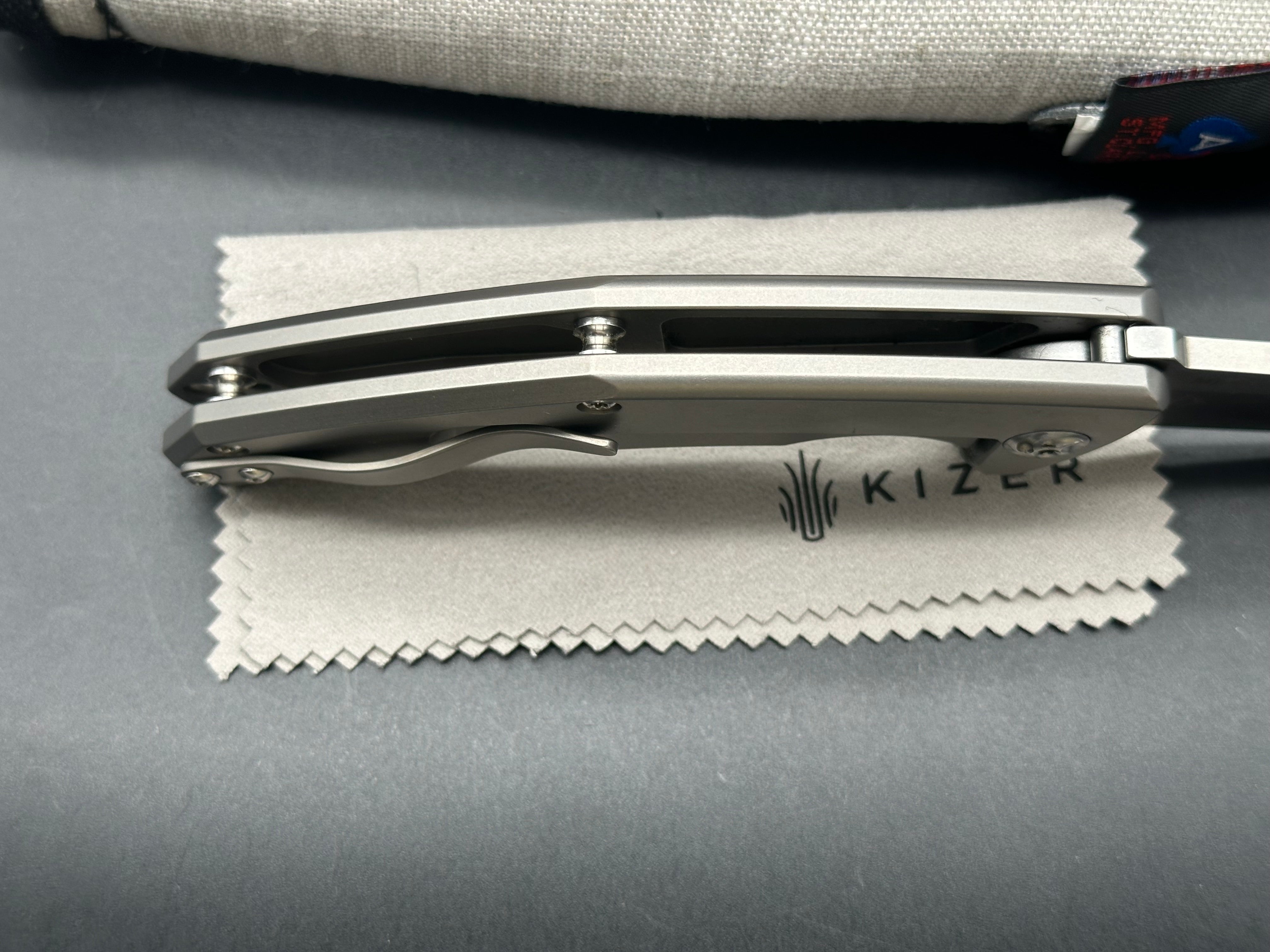 Kizer Mjolnir Titanium Handle, Bohler M390 (3.75” SW DP) Blade