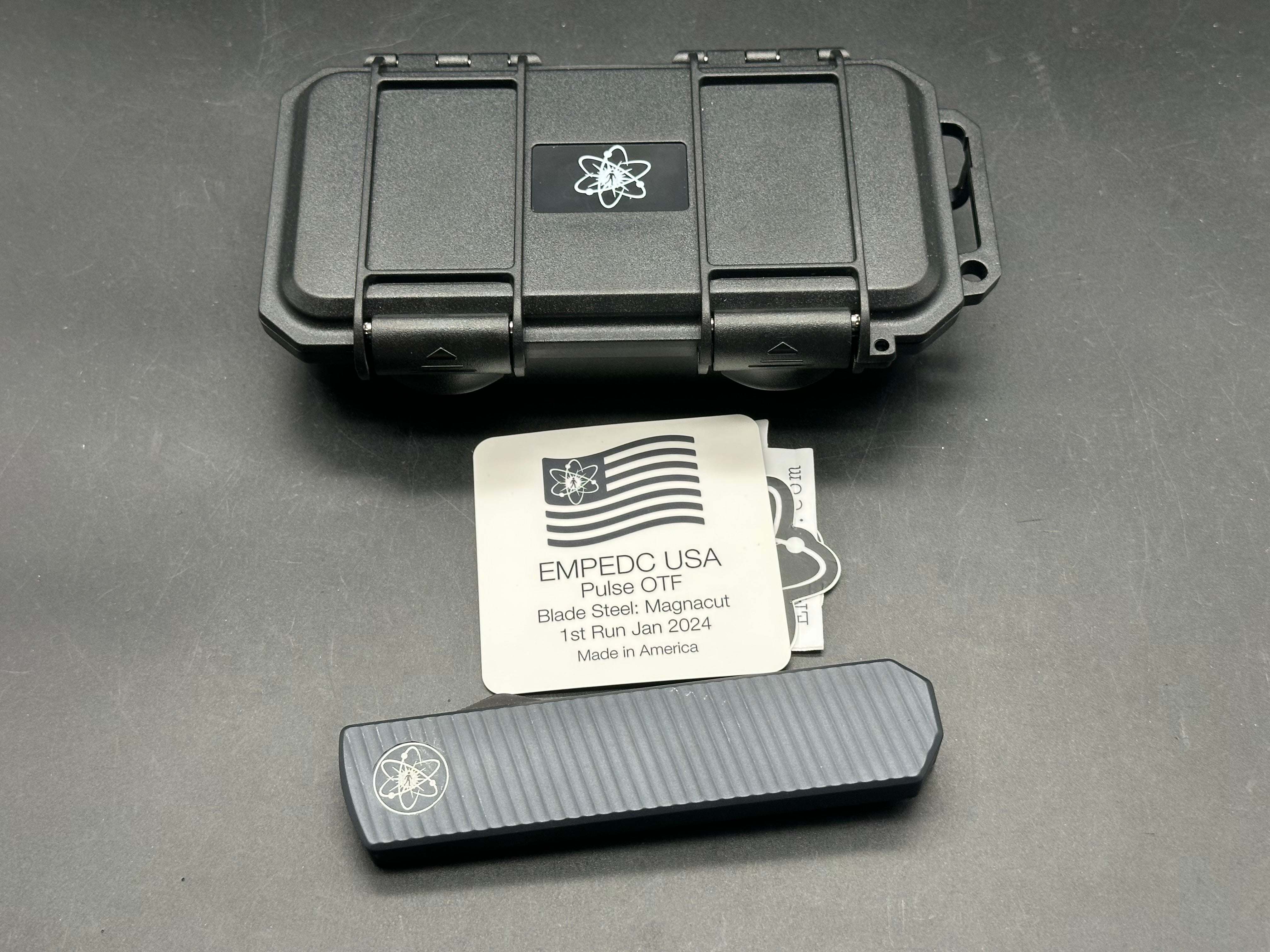 Emp EDC pulse OTF - bluish grey handle and stonewashed blade - reverse tanto magnacut blade