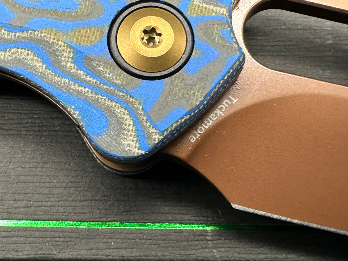 TENABLE TUCKAMORE BLUE & YELLOW VORTEX MICARTA HANDLE 3.54" ROSE GOLD NITRO-V BLADE