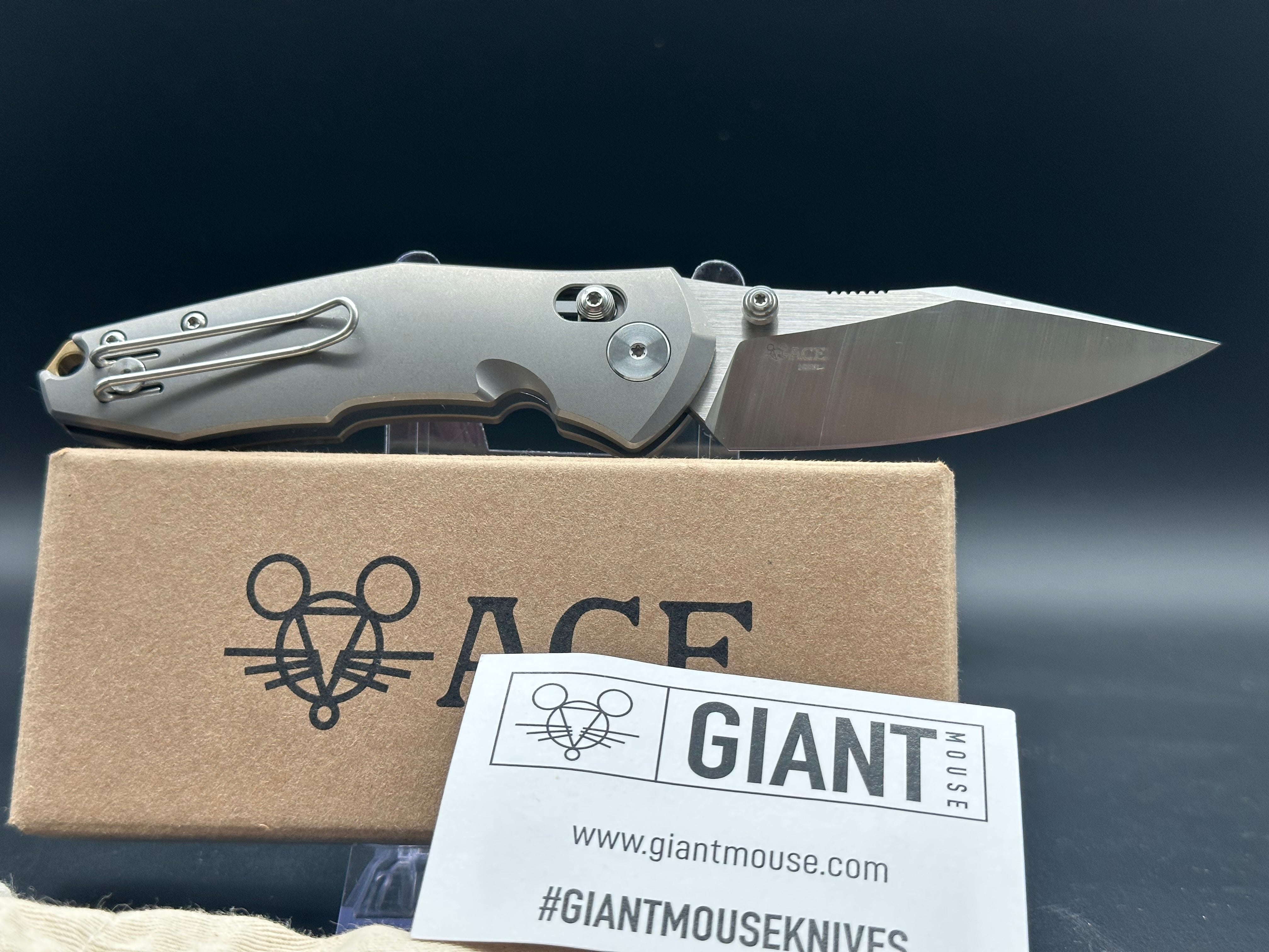 Giant Mouse Ace Nazca cross bar lock full titanium M390