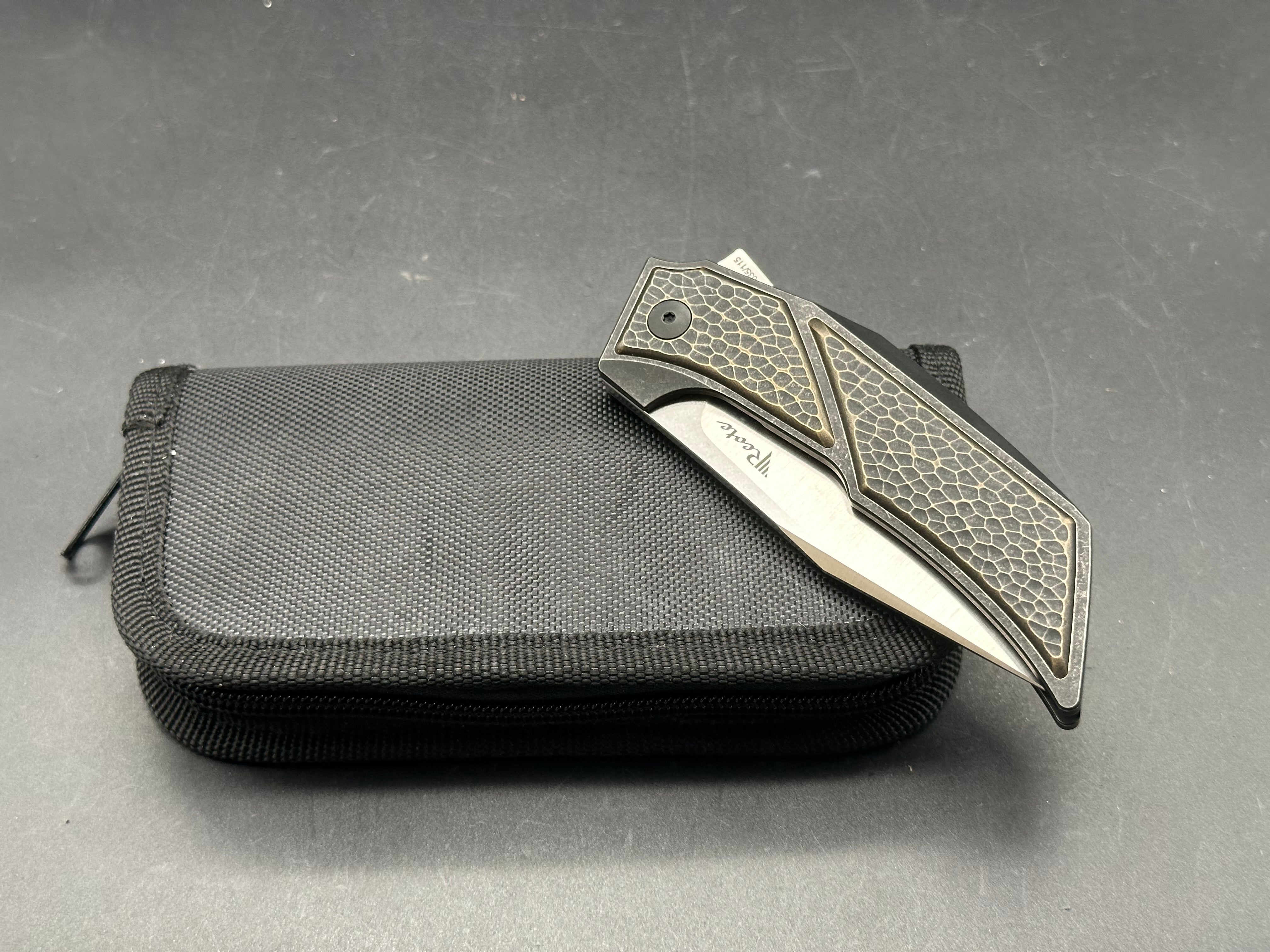 Reate Knives + Tashi Bharucha - T3500/Bronze Ti Frame + Texture Brass Inlays