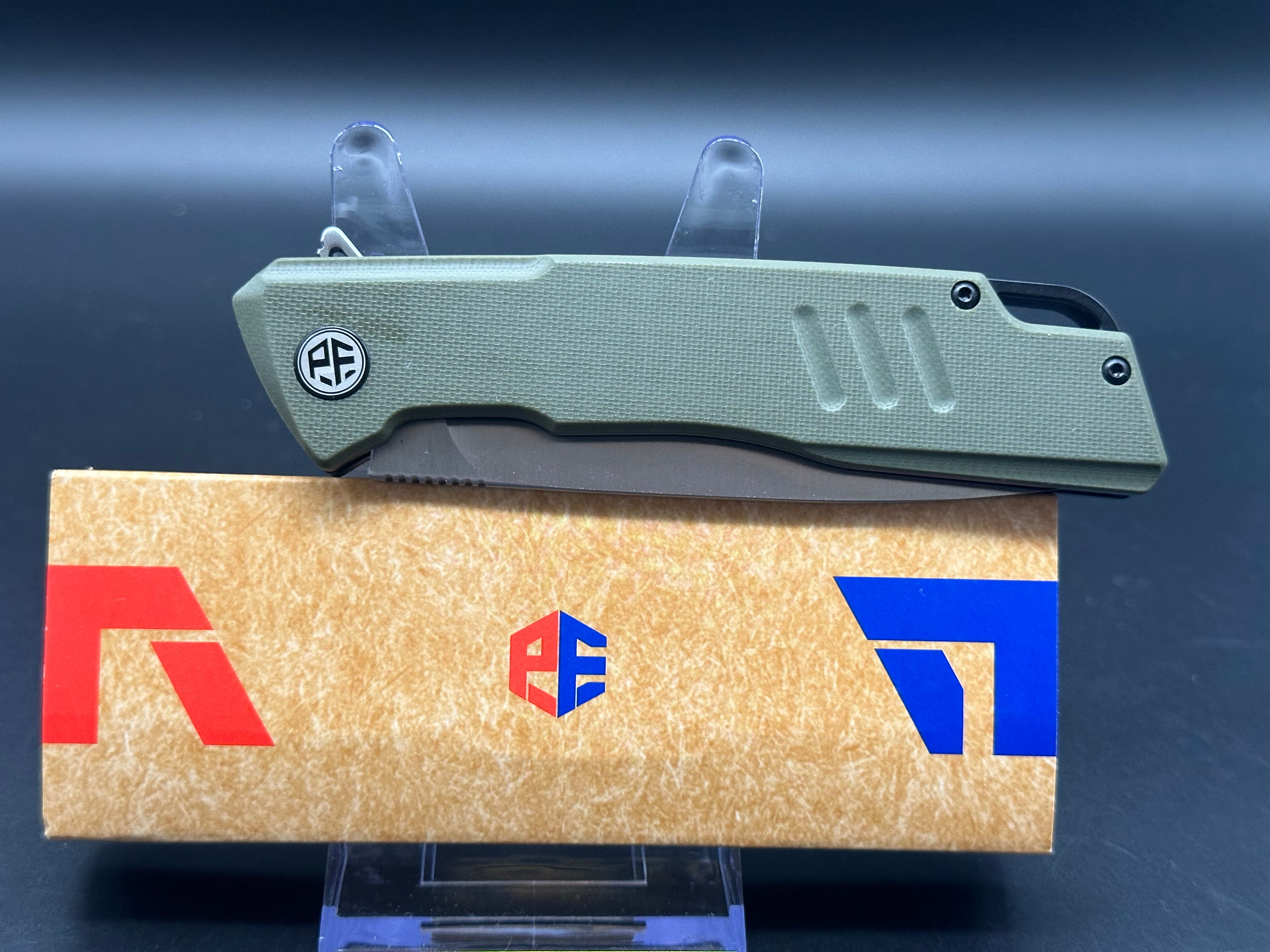 PETRIFIED FISH LOCO FLIPPER POCKET KNIFE GREEN G10 HANDLE D2 PLAIN EDGE SATIN FINISH B02-GRS