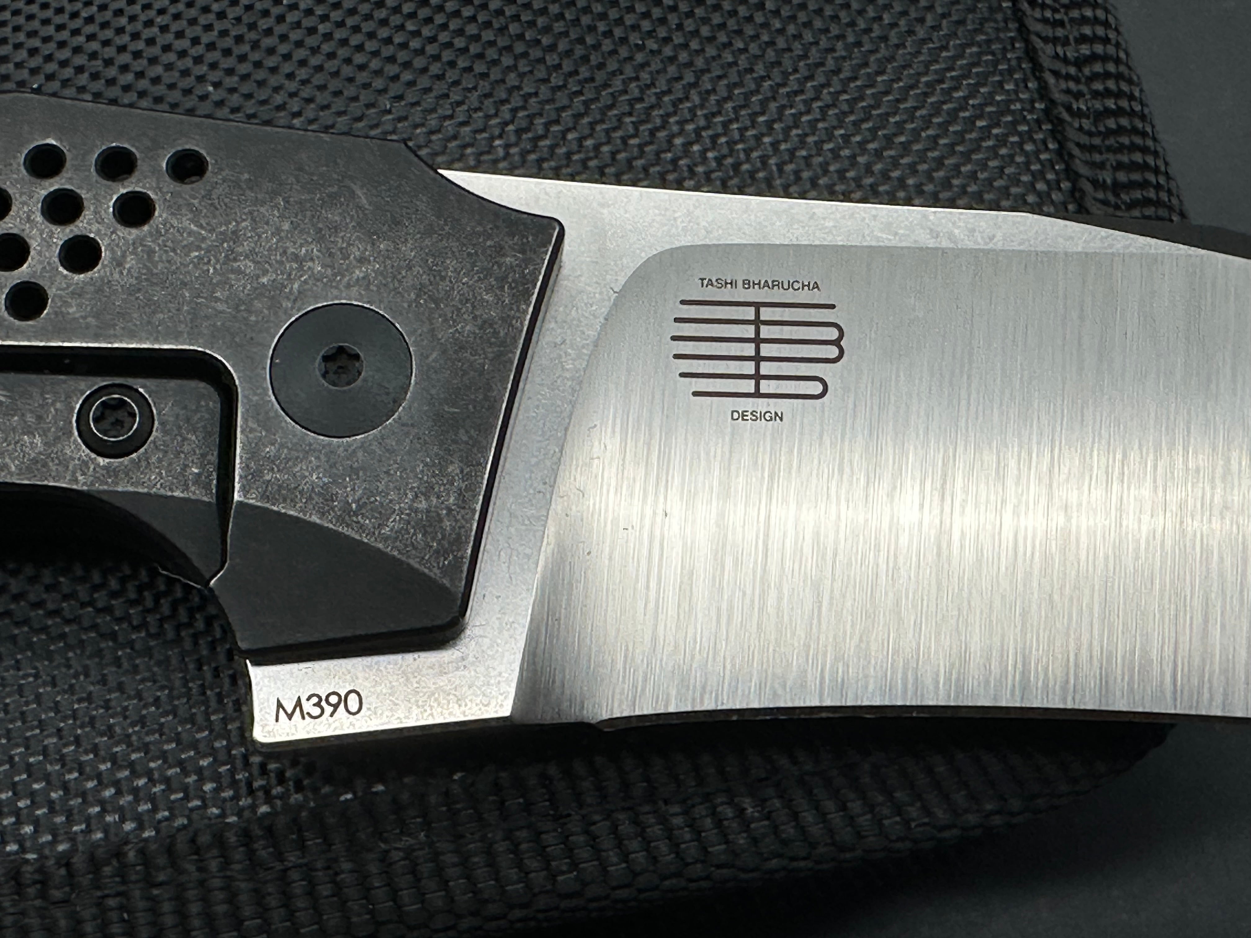 Reate Knives + Tashi Bharucha - T3500/Bronze Ti Frame + Texture Brass Inlays