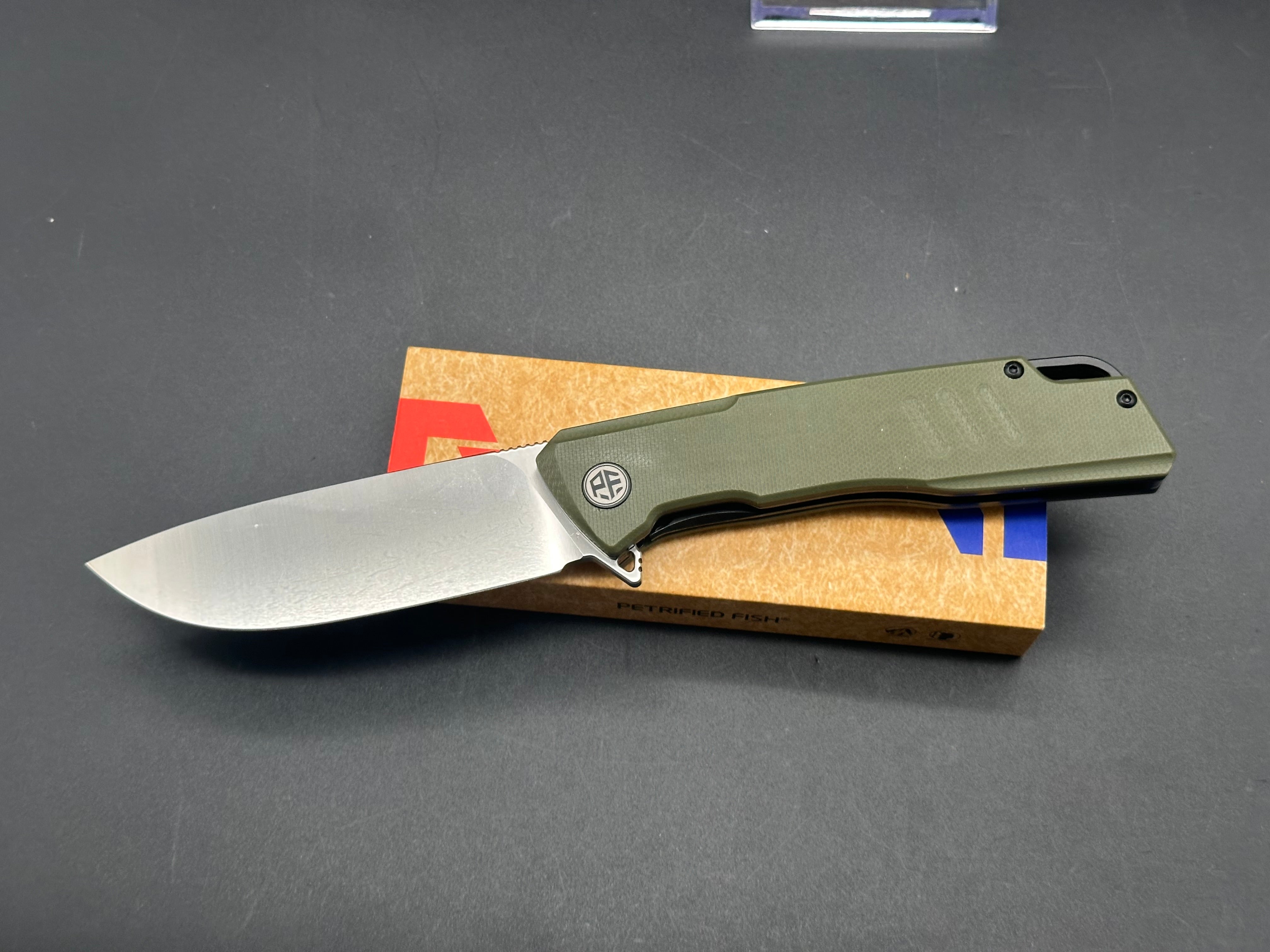 PETRIFIED FISH LOCO FLIPPER POCKET KNIFE GREEN G10 HANDLE D2 PLAIN EDGE SATIN FINISH B02-GRS
