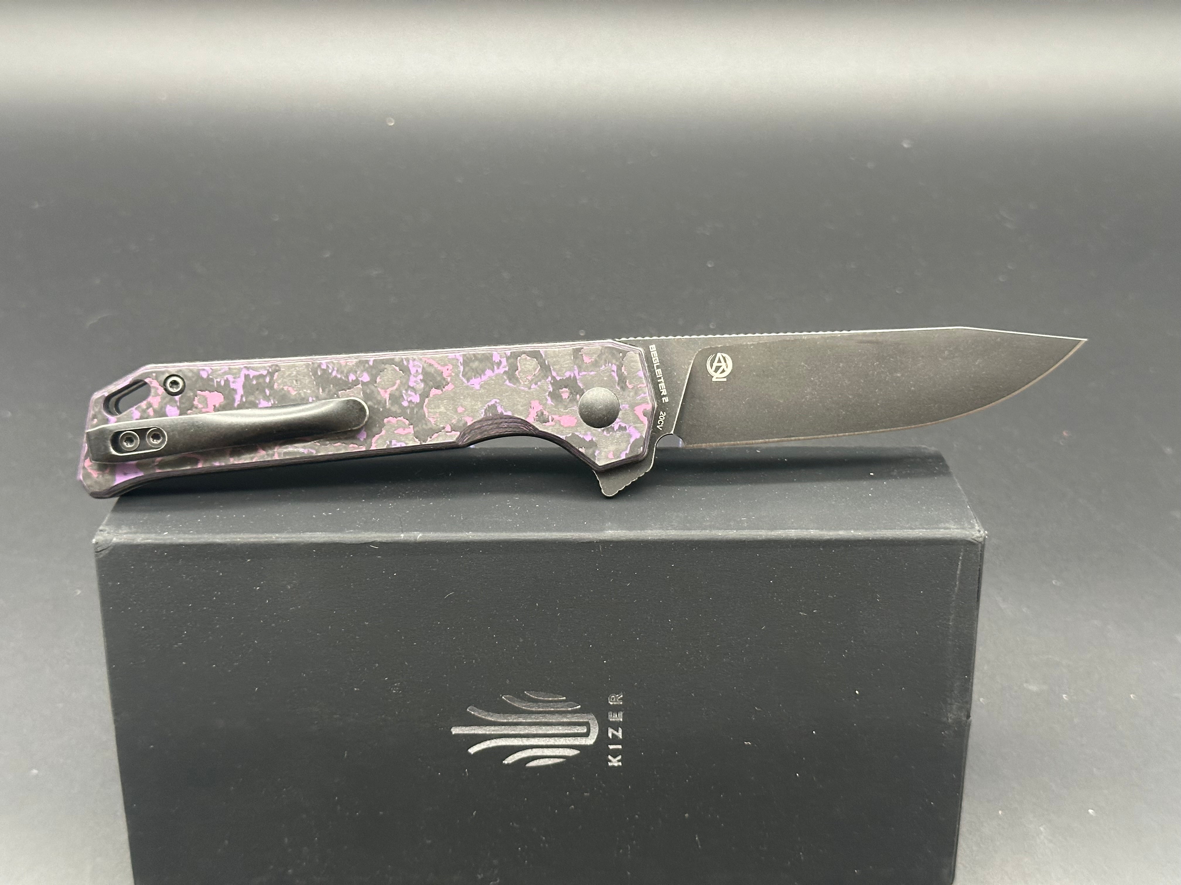 Kizer Begleiter2 Azo Button Lock Knife Purple/Black Fat Carbon