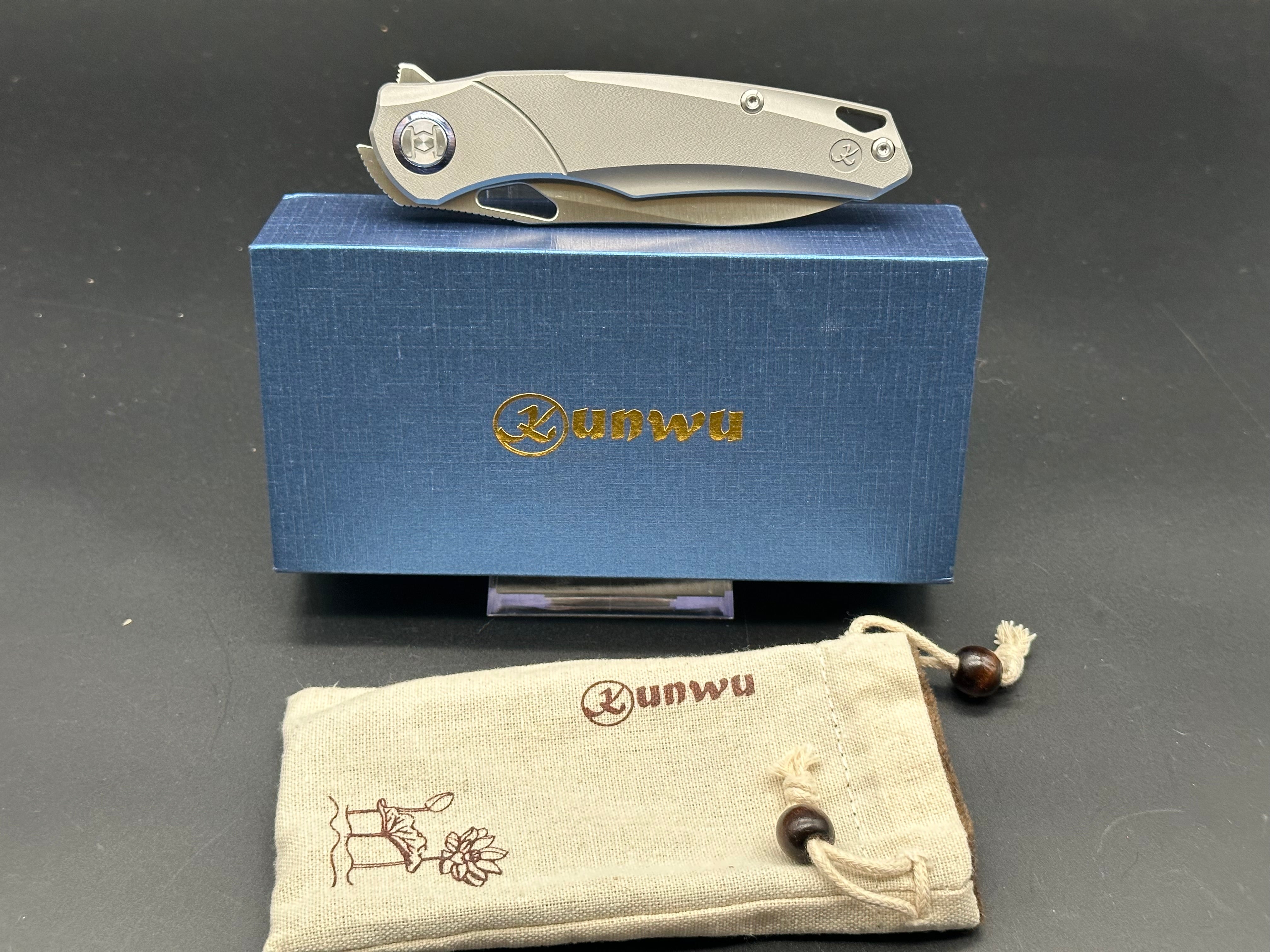 Kunwu Zen titanium handle w/Elmax blade