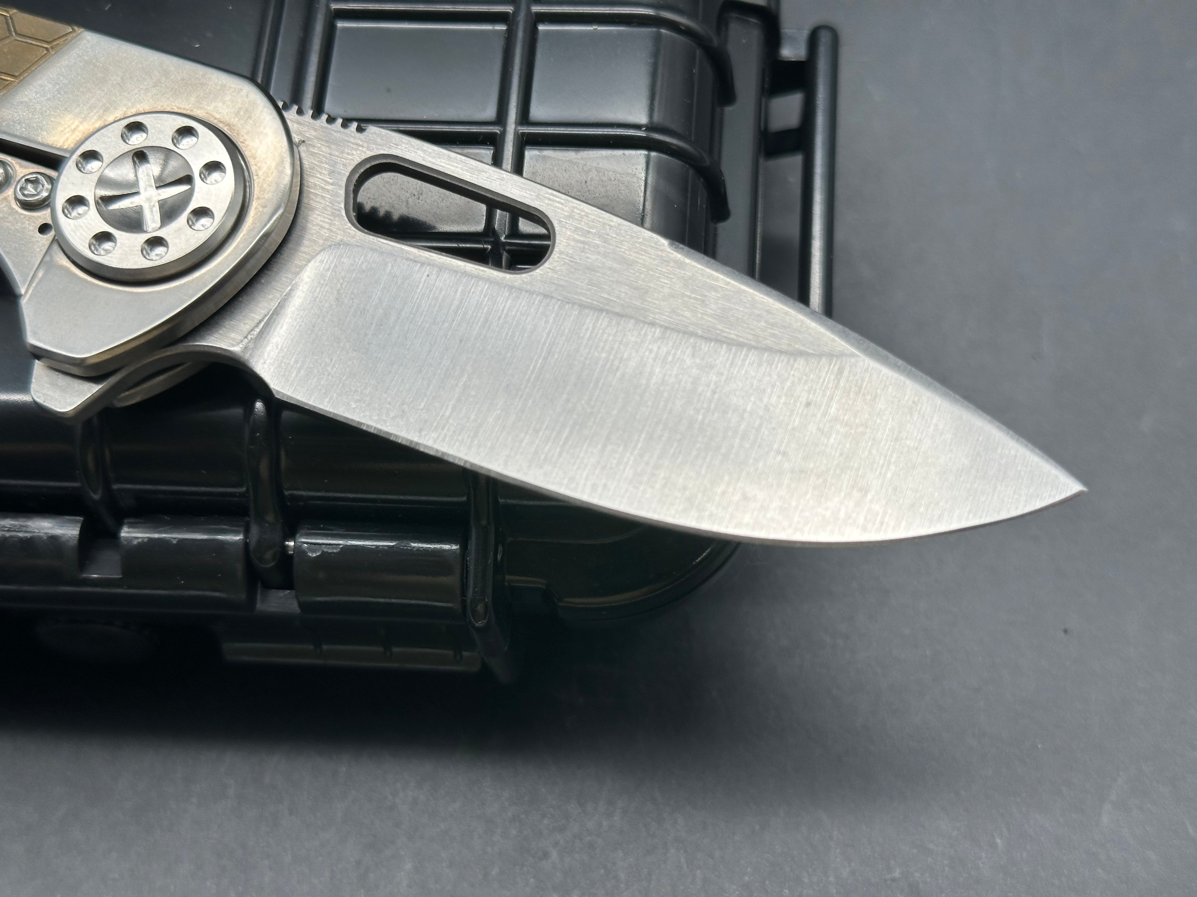 Curtiss Custom Knives Medium F3 Slicer Slim HX. S45VN blade