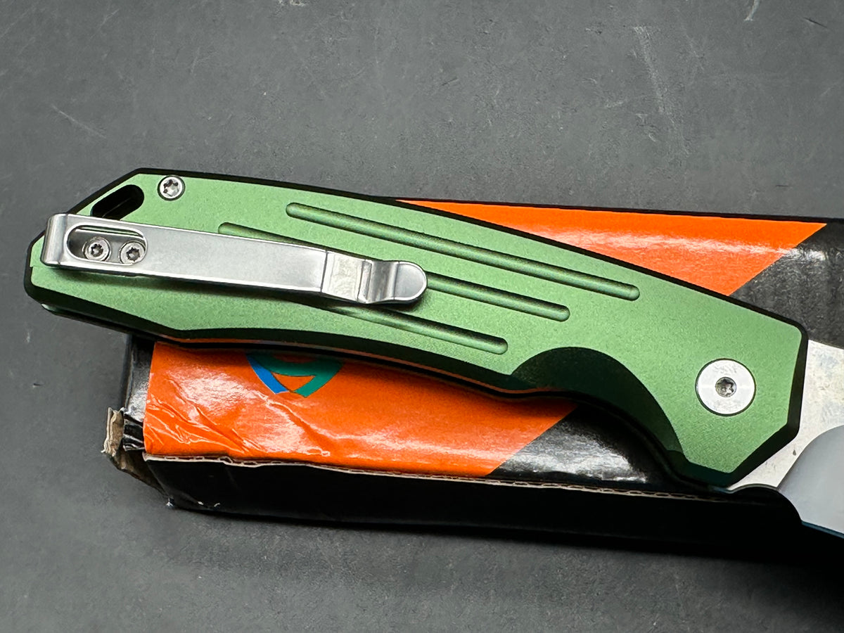 SIXLEAF SL-82 FOLDING KNIFE GREEN ALUMINUM HANDLE 14C28N HARPOON PLAIN EDGE