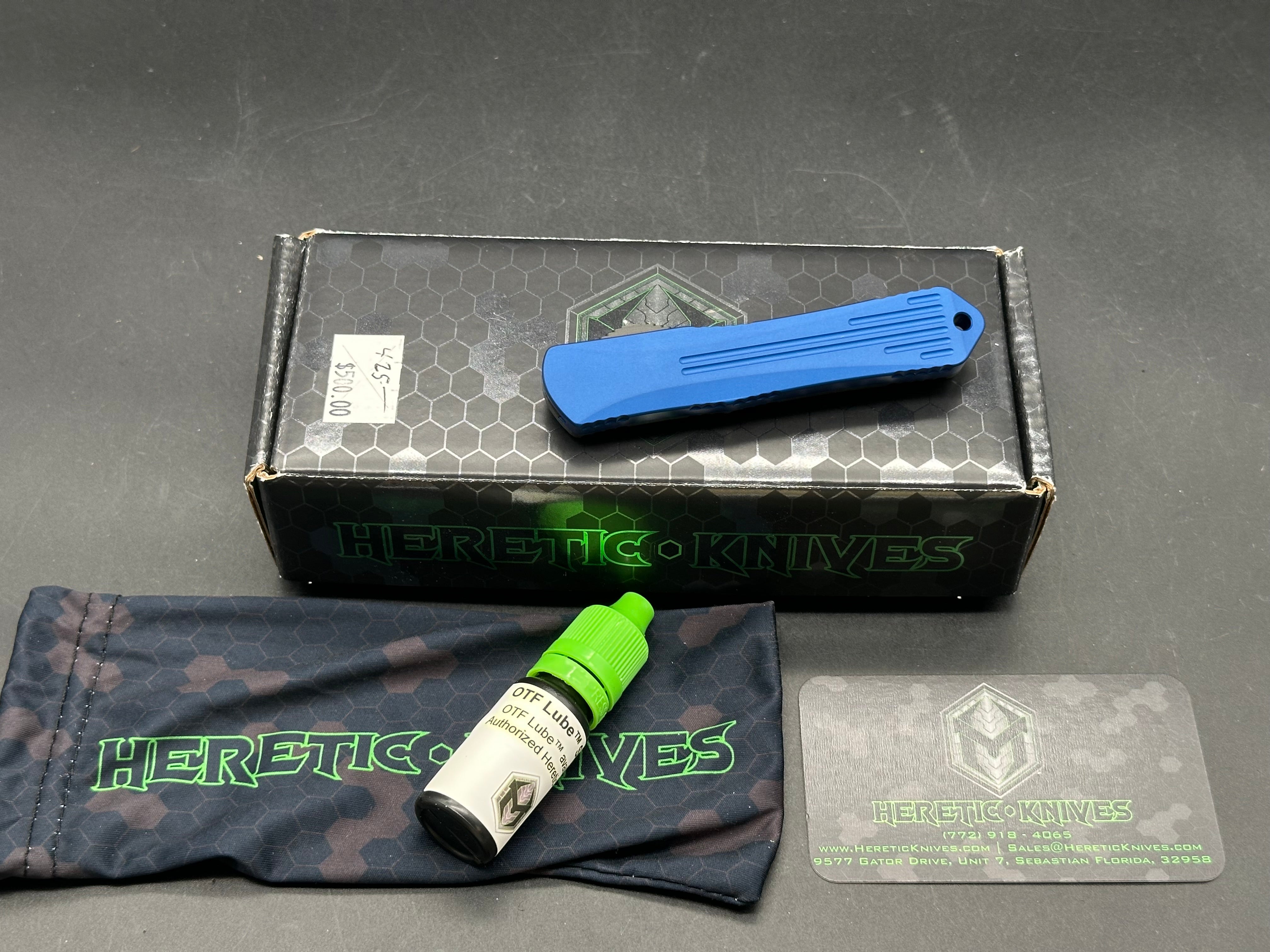 HERETIC MANTICORE-S OTF KNIFE- RECURVE EDGE- BLUE ANO/BLUE CAMO CARBON HANDLE- BLACK DLC BLADE H025-6A-BLU/CF