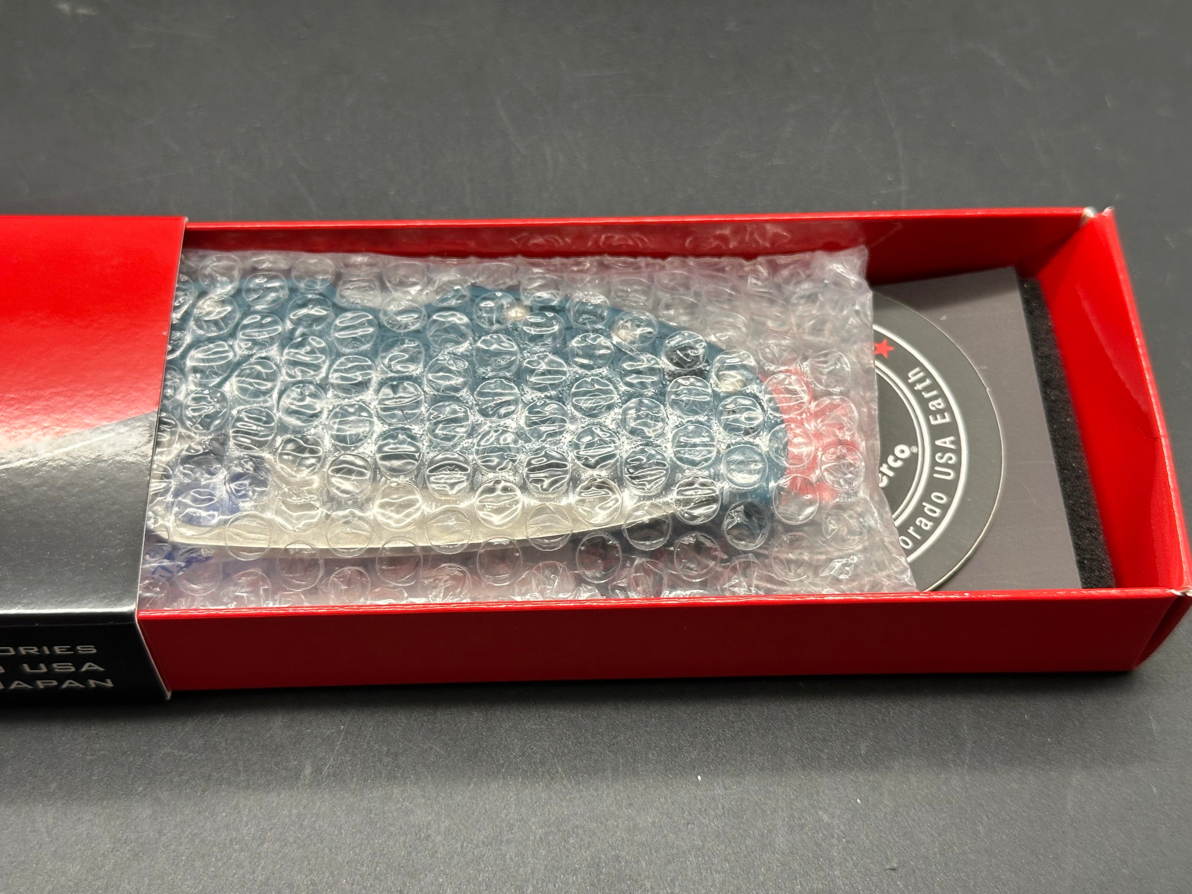 Spyderco LeafJumper Lightweight, 3.09" K390 Satin Blade with Blue FRN Handle