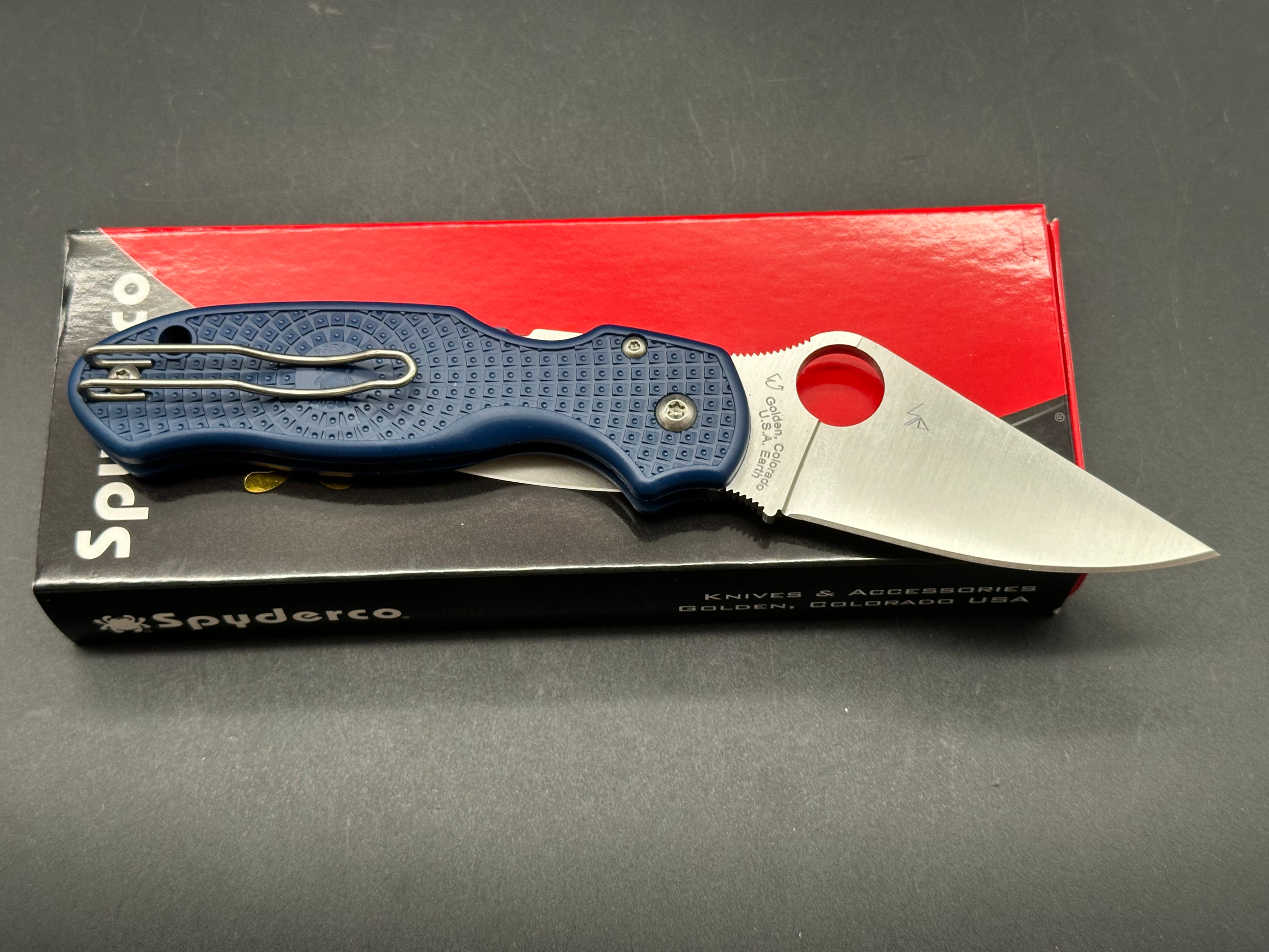 Spyderco Para 3 Lightweight, 2.93" CPM SPY27 Satin Blade with Cobalt Blue FRN Handle