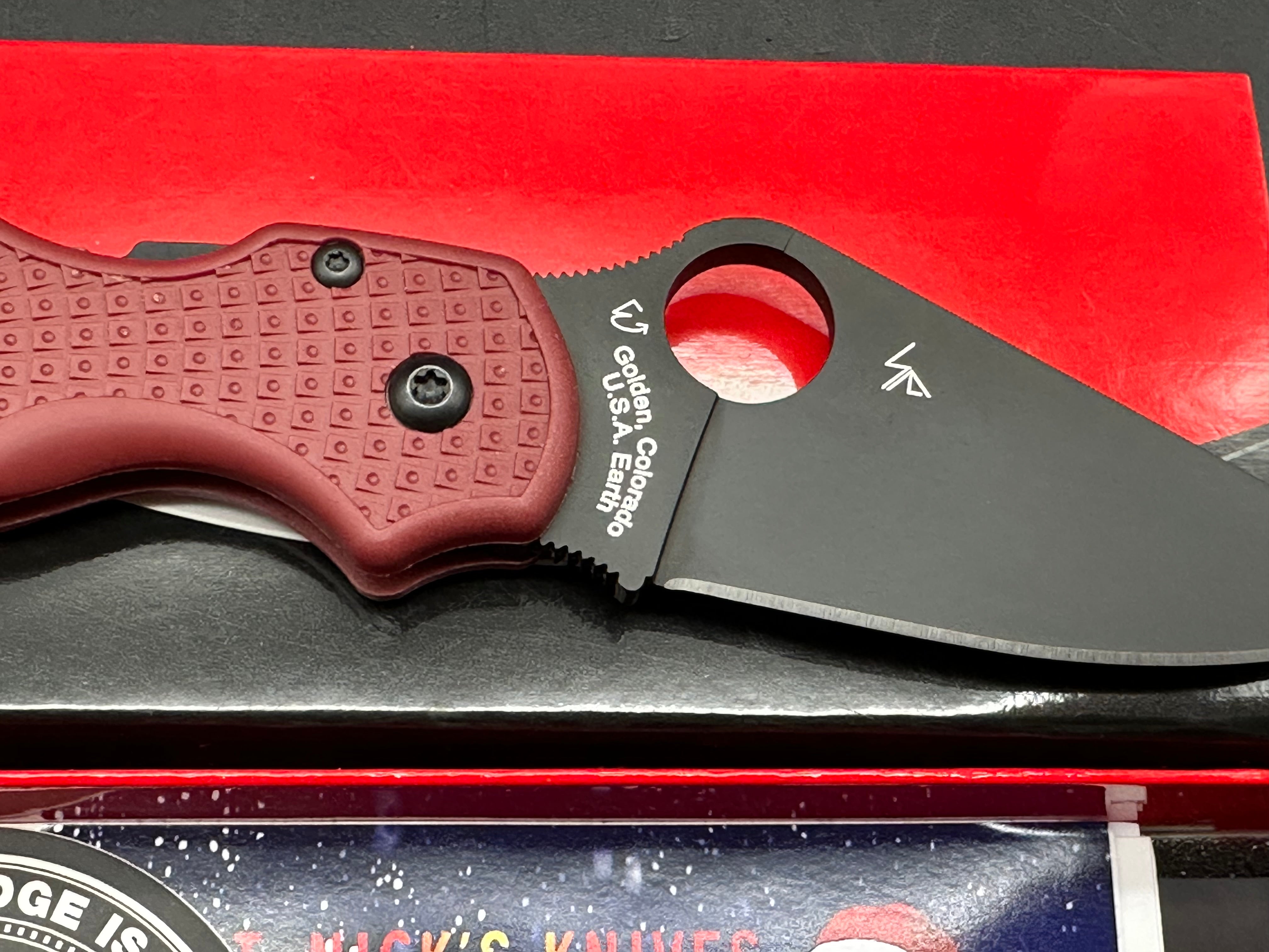 Spyderco Para 3 Lightweight, St. Nick's Knives Exclusive, 2.93" CPM-4V DLC Black Blade with Red FRN Handle