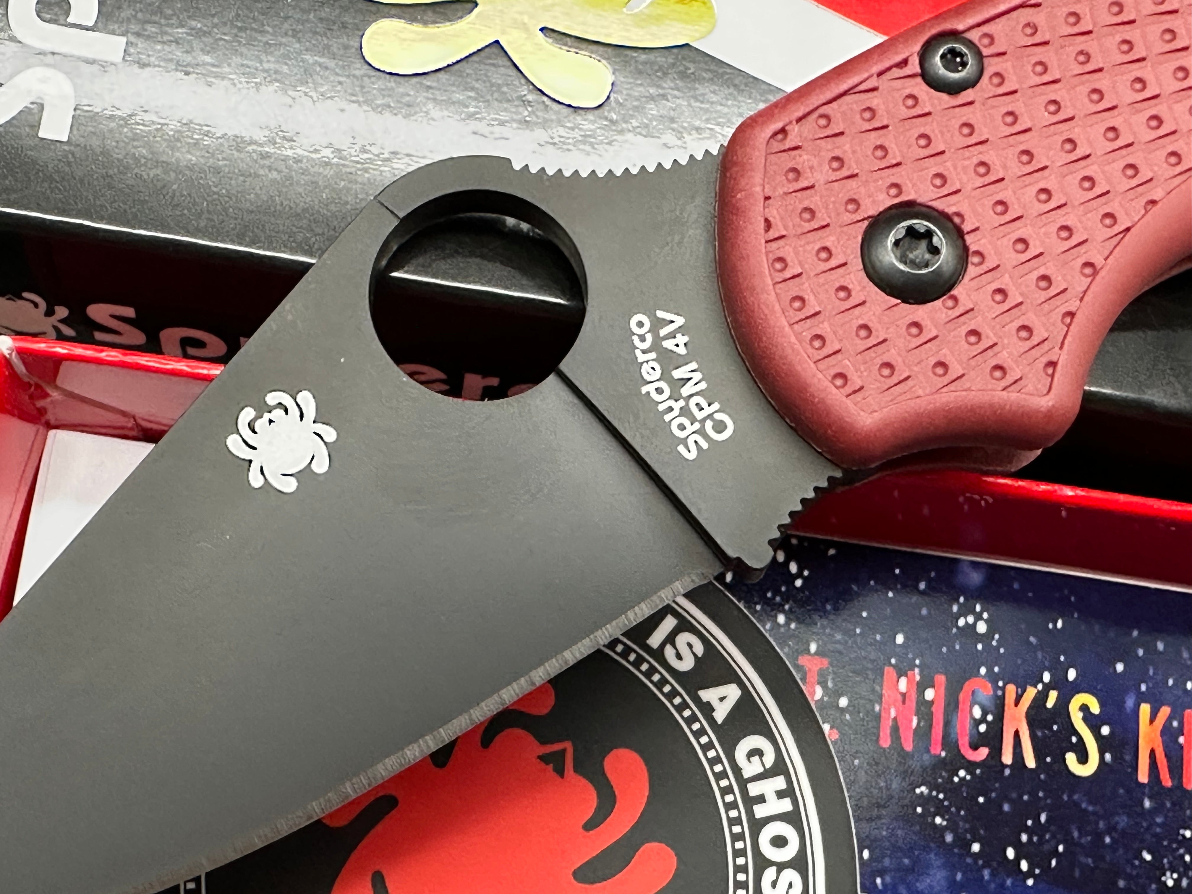 Spyderco Para 3 Lightweight, St. Nick's Knives Exclusive, 2.93" CPM-4V DLC Black Blade with Red FRN Handle