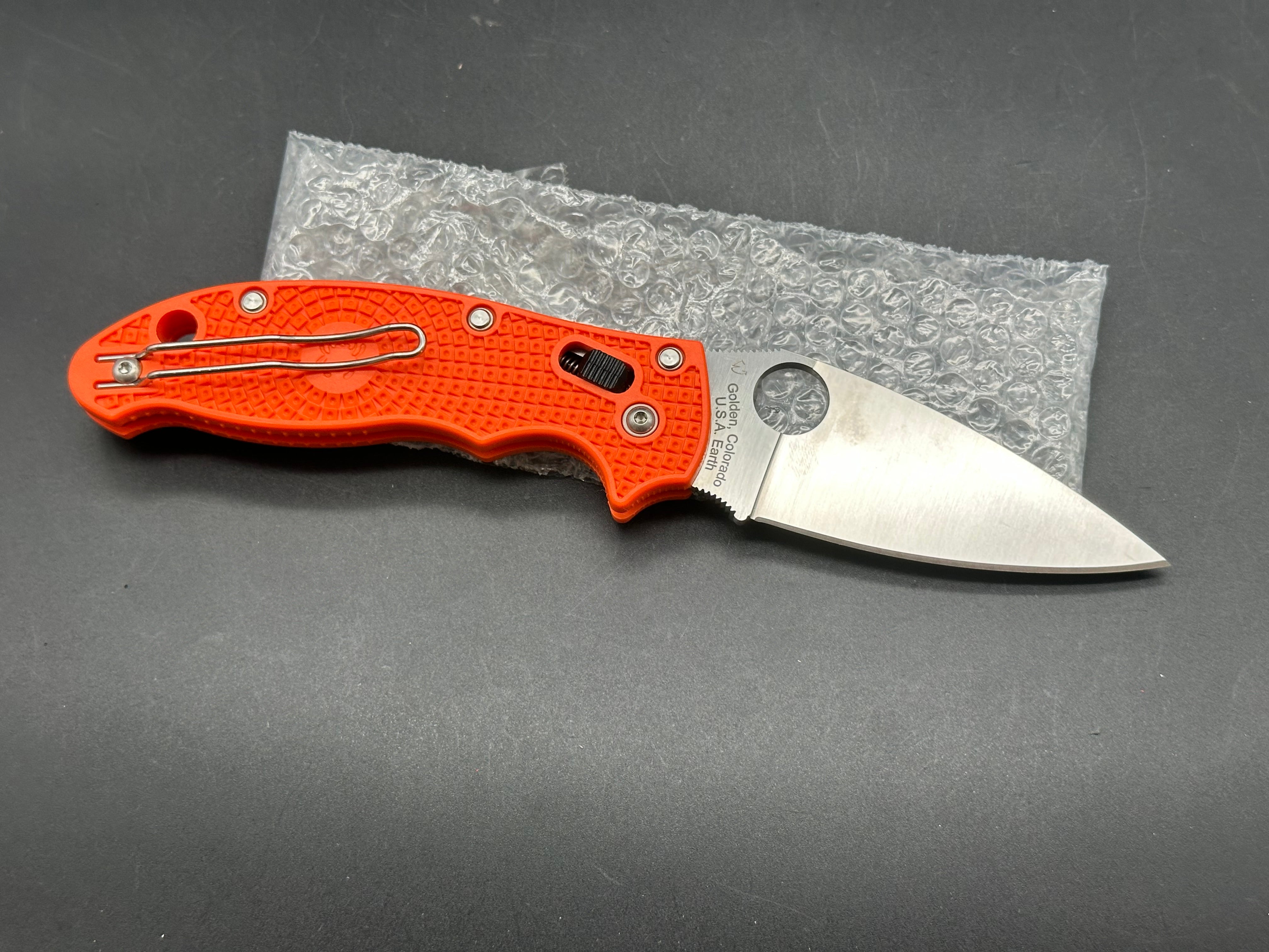 Spyderco Manix 2 Lightweight Cutlery Shoppe Exclusive, 3.37" CPM S90V Blade Orange FRCP Handle