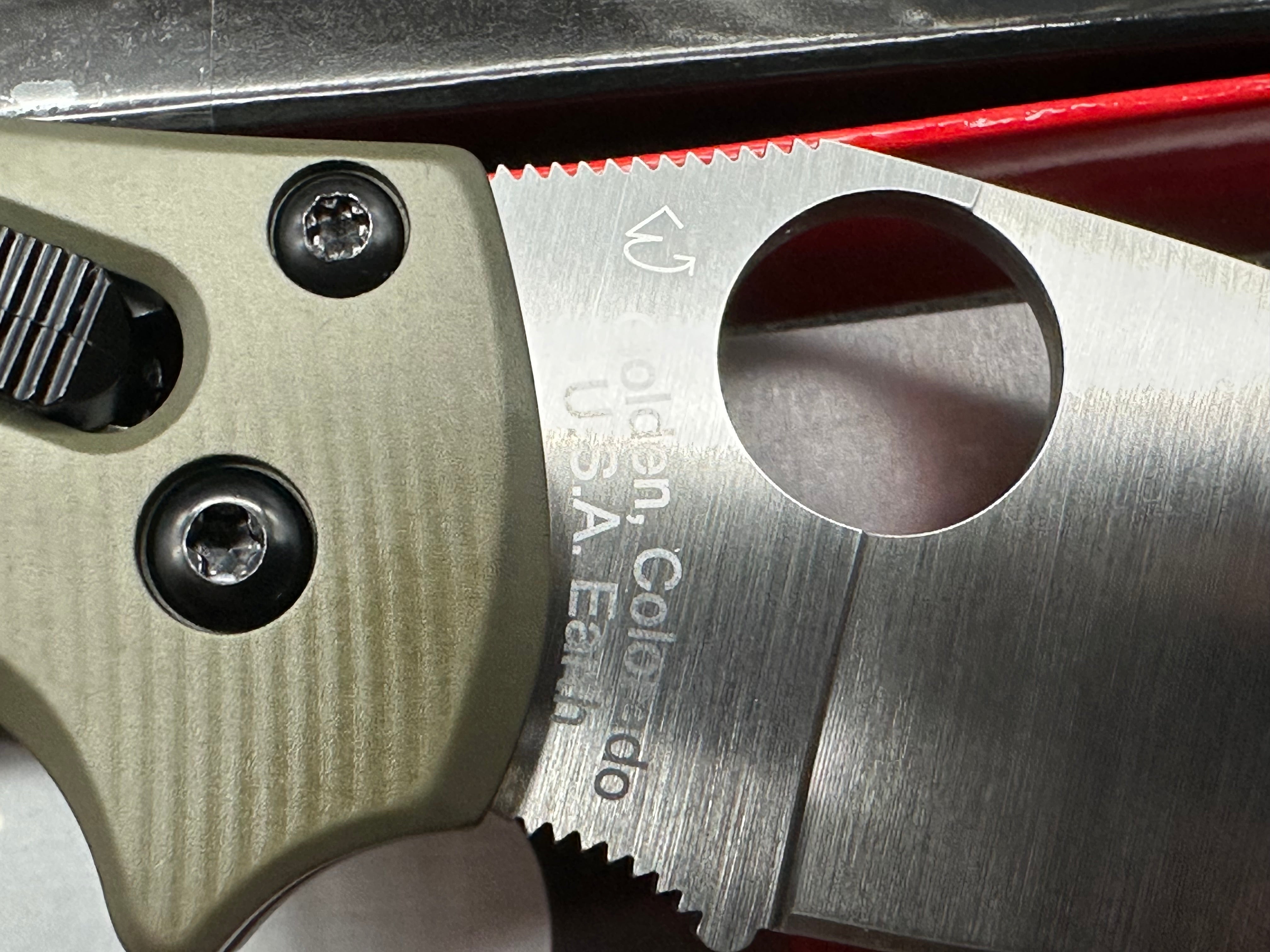 Spyderco Manix 2 Salt Lightweight, 3.37" CPM MagnaCut Satin Blade with AWT Green Aluminum Scales