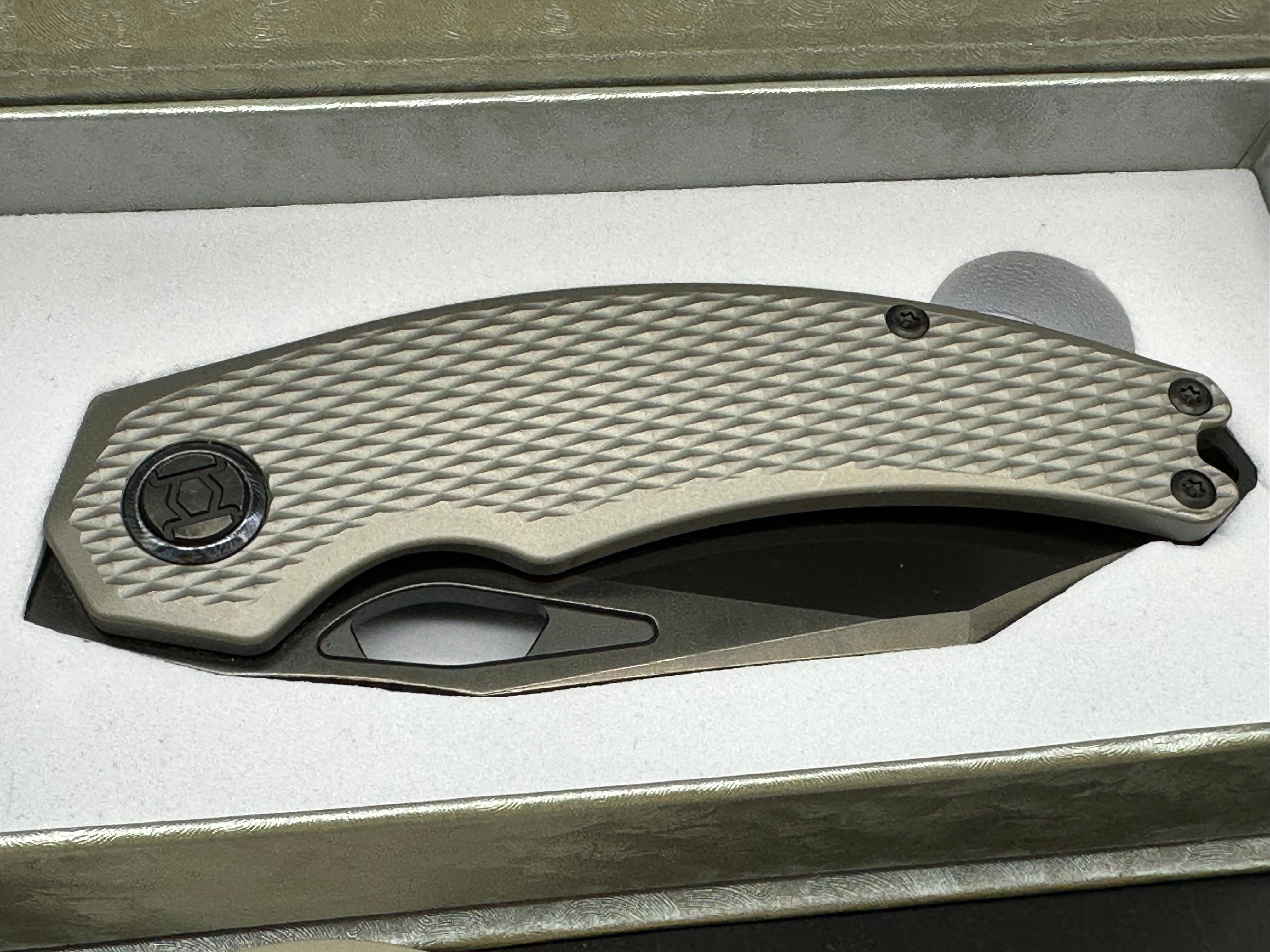 Kunwu Knives "Reverse Tux" Padre Frame Lock Knife Gray Ti (3.3" DLC/Satin)