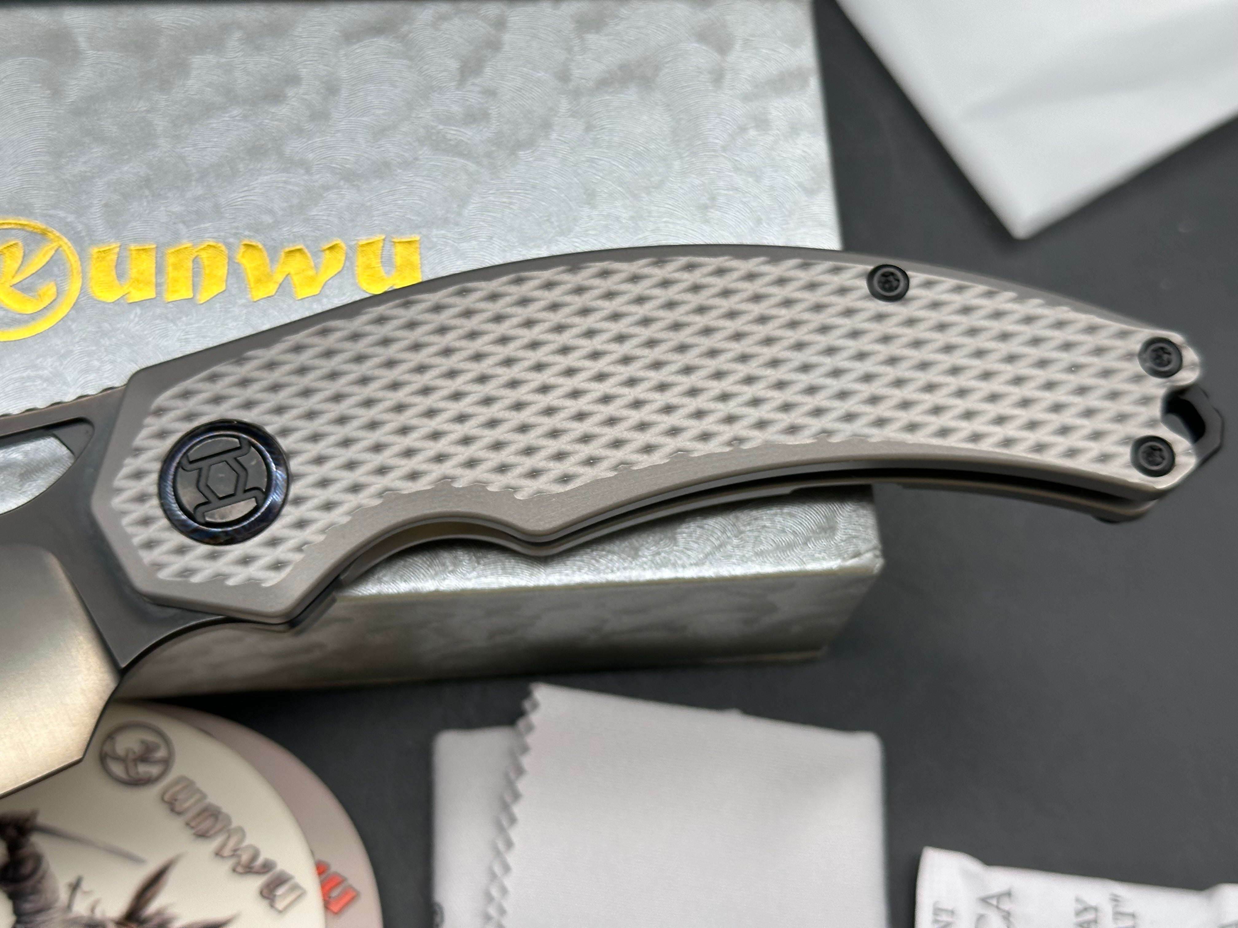 Kunwu Knives "Reverse Tux" Padre Frame Lock Knife Gray Ti (3.3" DLC/Satin)