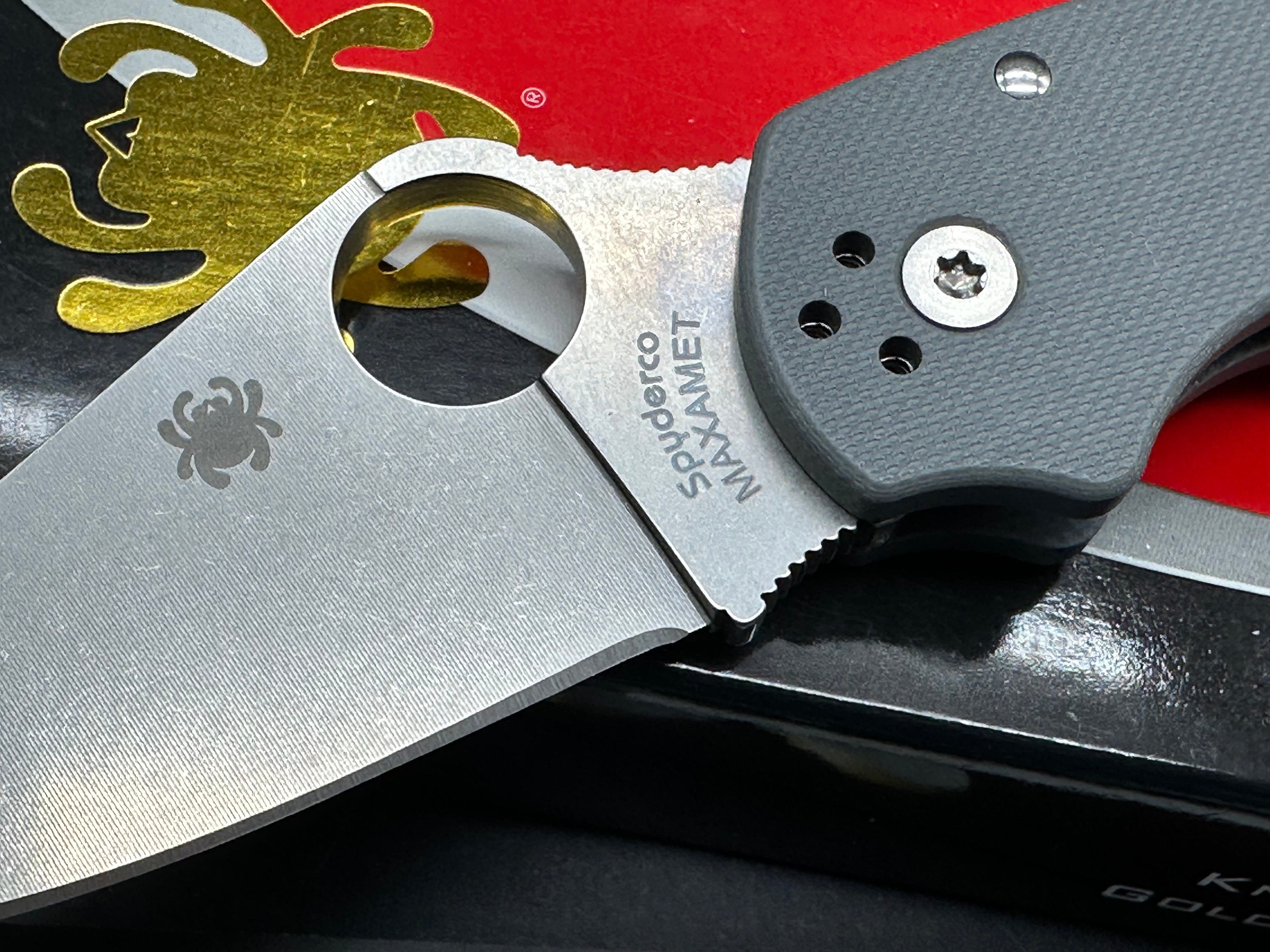 Spyderco Para 3, 2.93" Maxamet Stonewash Modified Clip Point Blade with Gray G10 Scales
