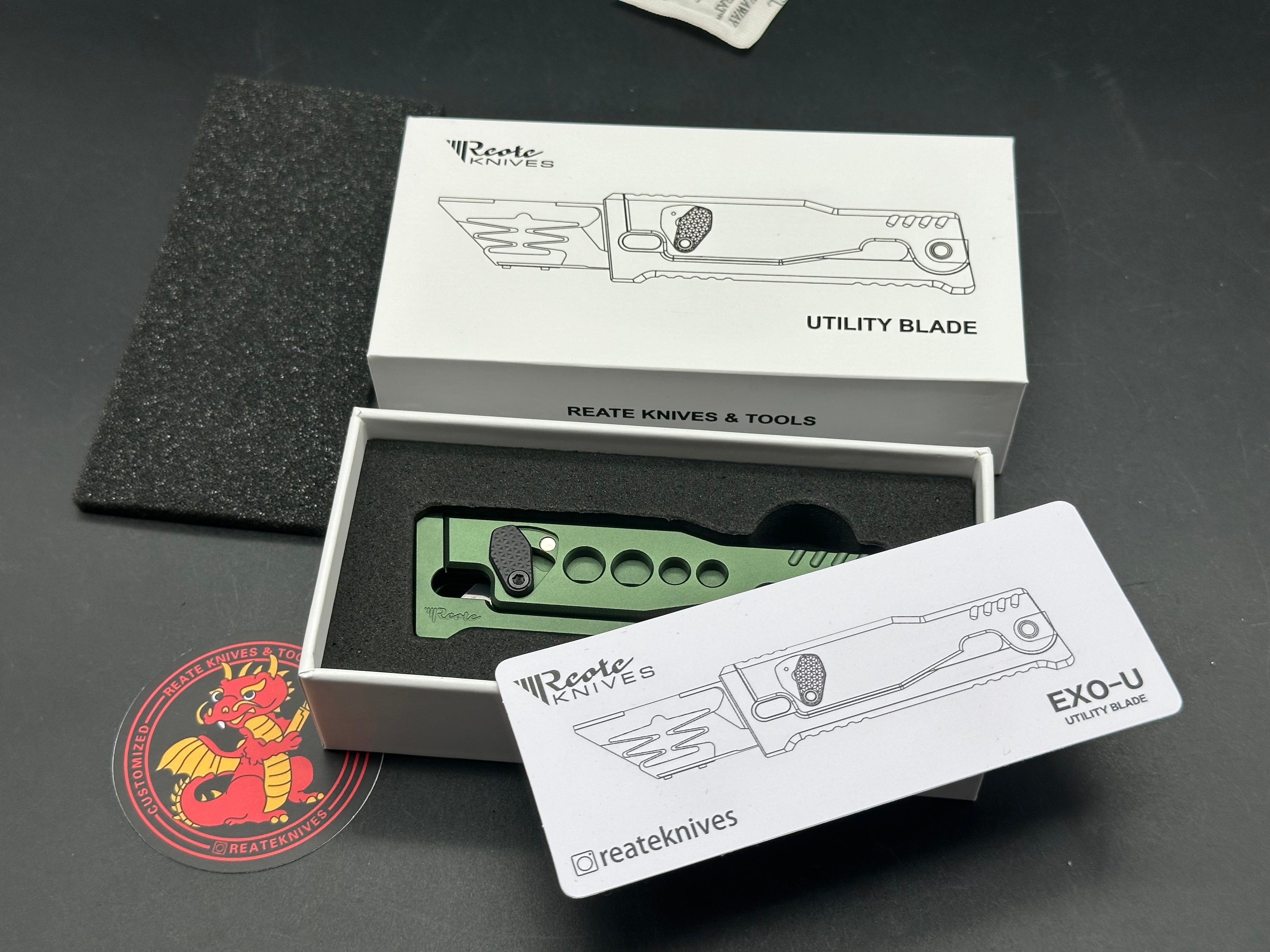 Reate EXO-U, 2.4" Utility Stainless Steel Blade with Green Aluminum Handle