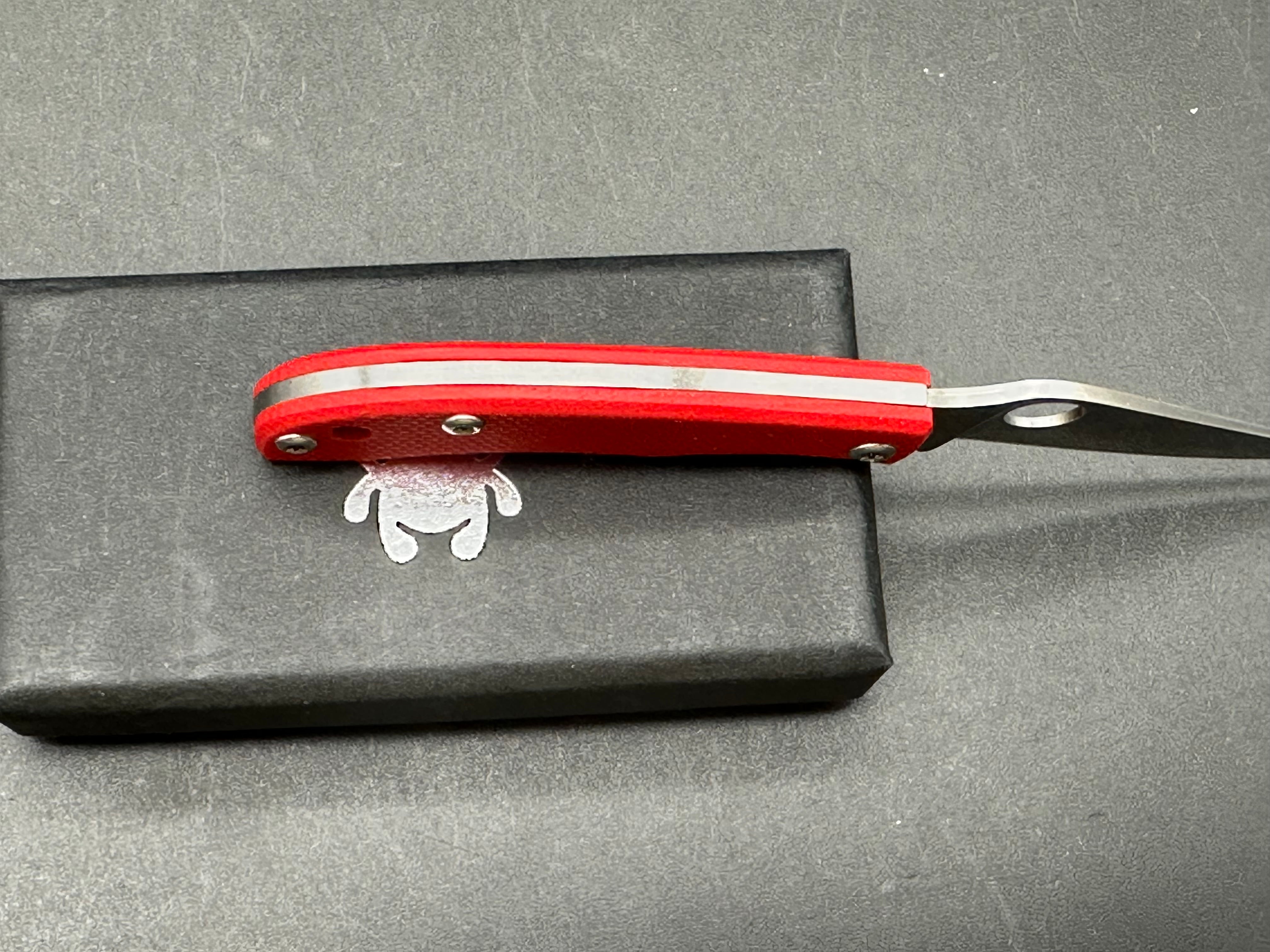 Spyderco HoneyBee, 1.68" 12C27 Straight Clip Point Blade with Red G10 Scales, Slip Joint