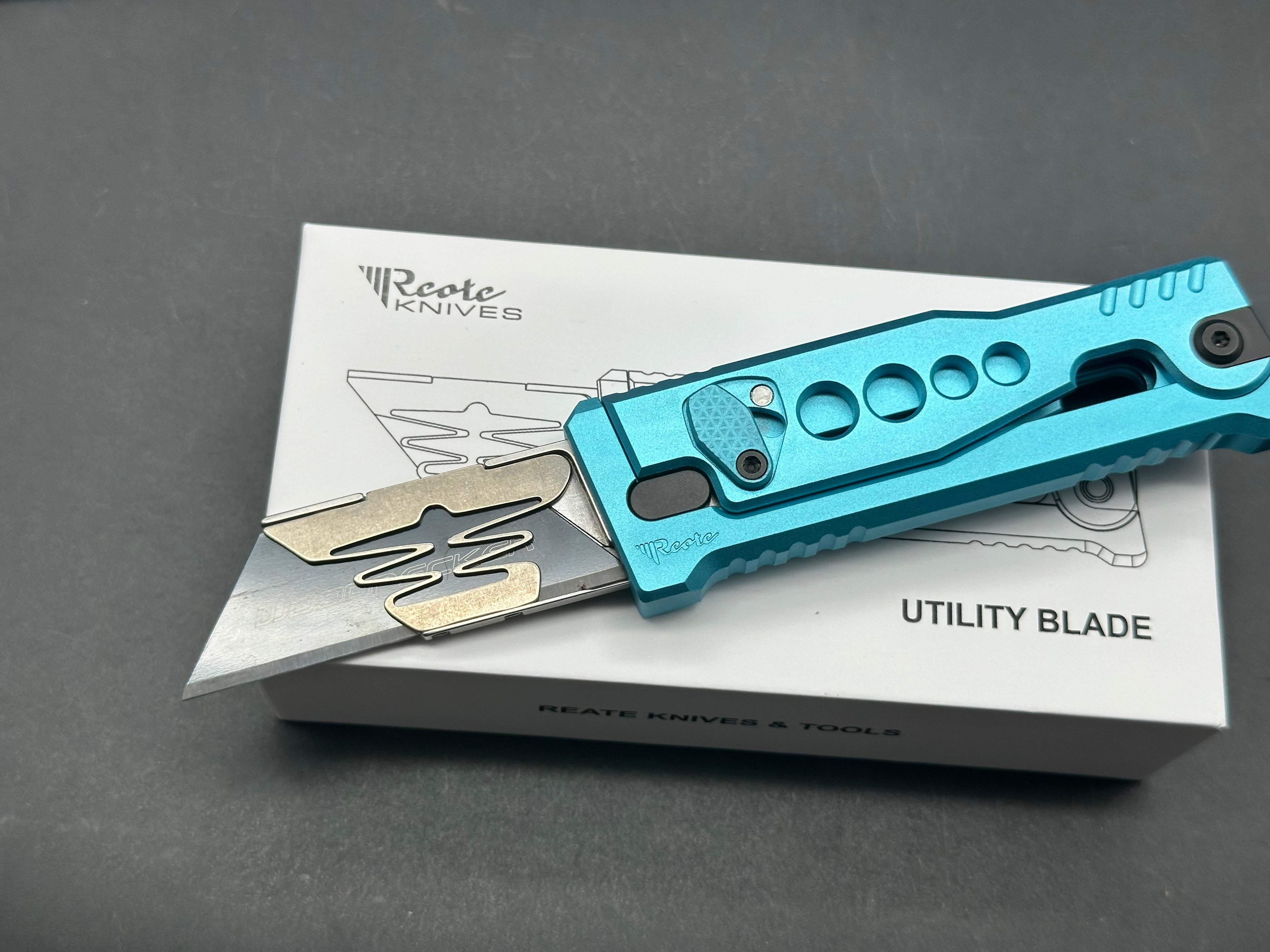 Reate EXO-U, 2.4" Utility Stainless Steel Blade with Blue Aluminum Handle
