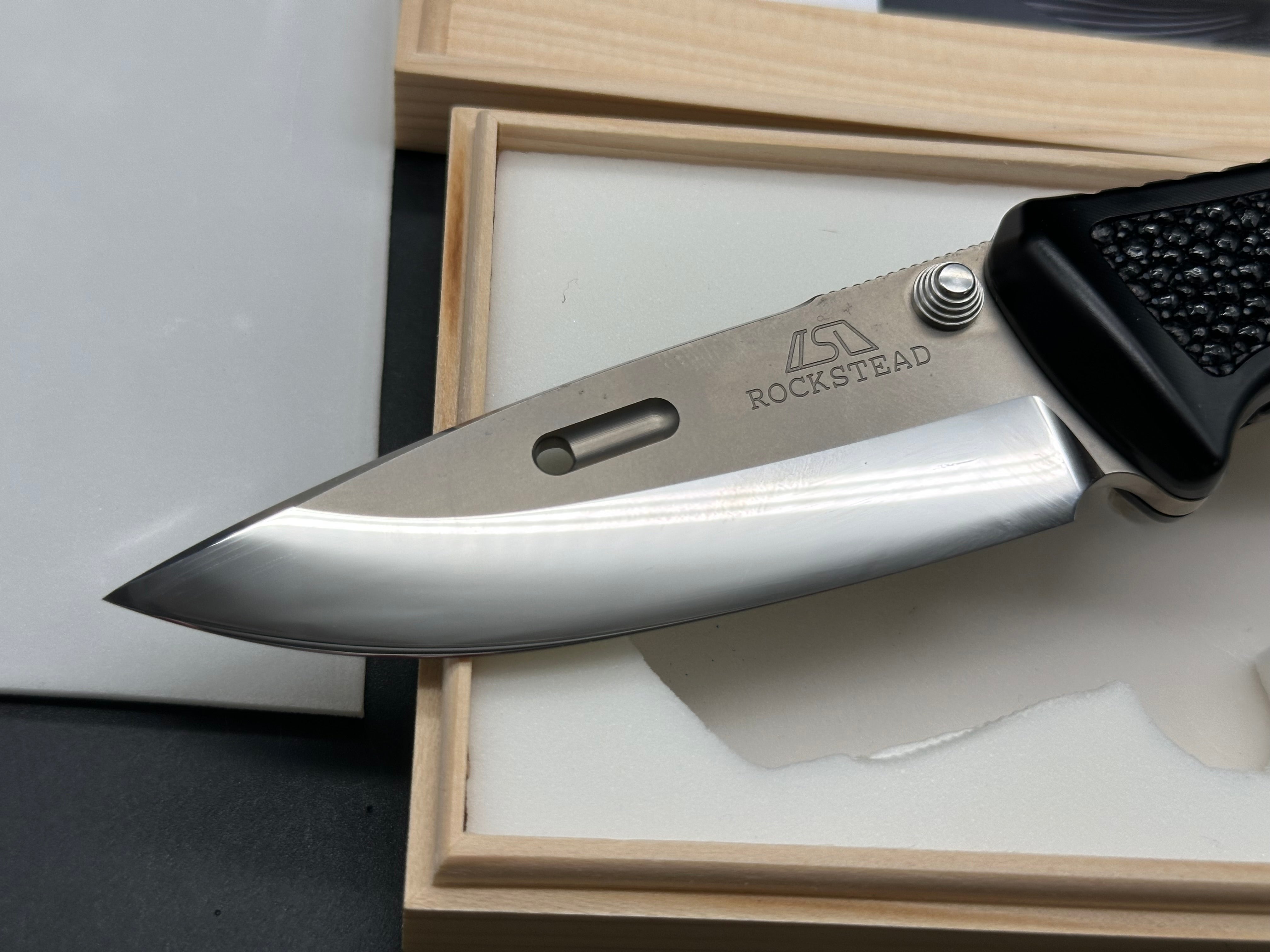 Rockstead Shin WIth mirror polished blade