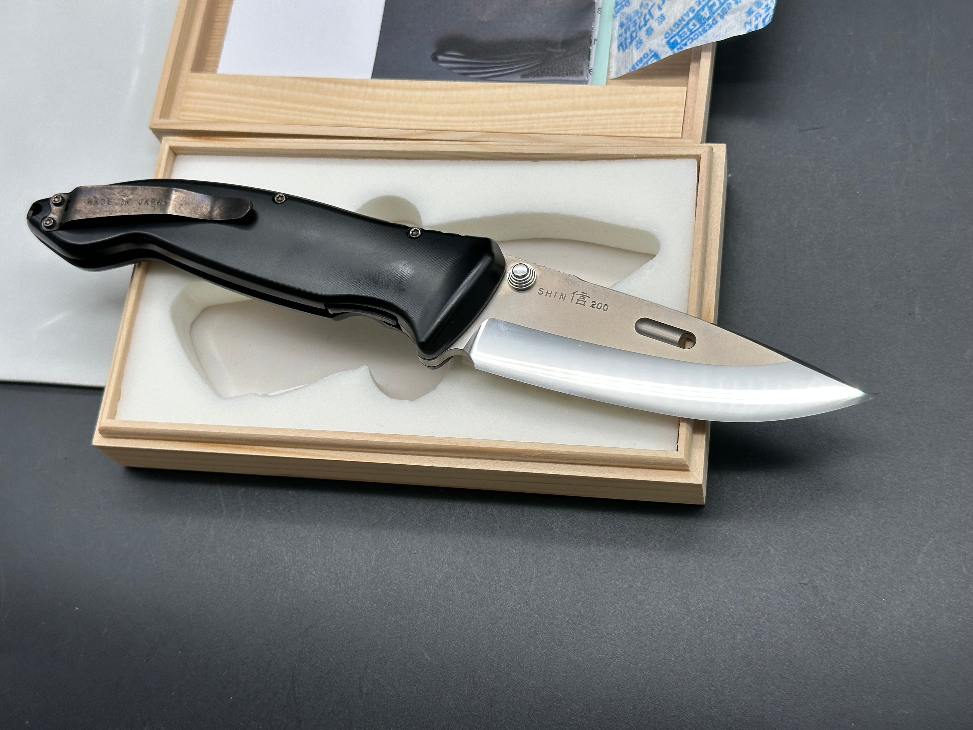 Rockstead Shin WIth mirror polished blade
