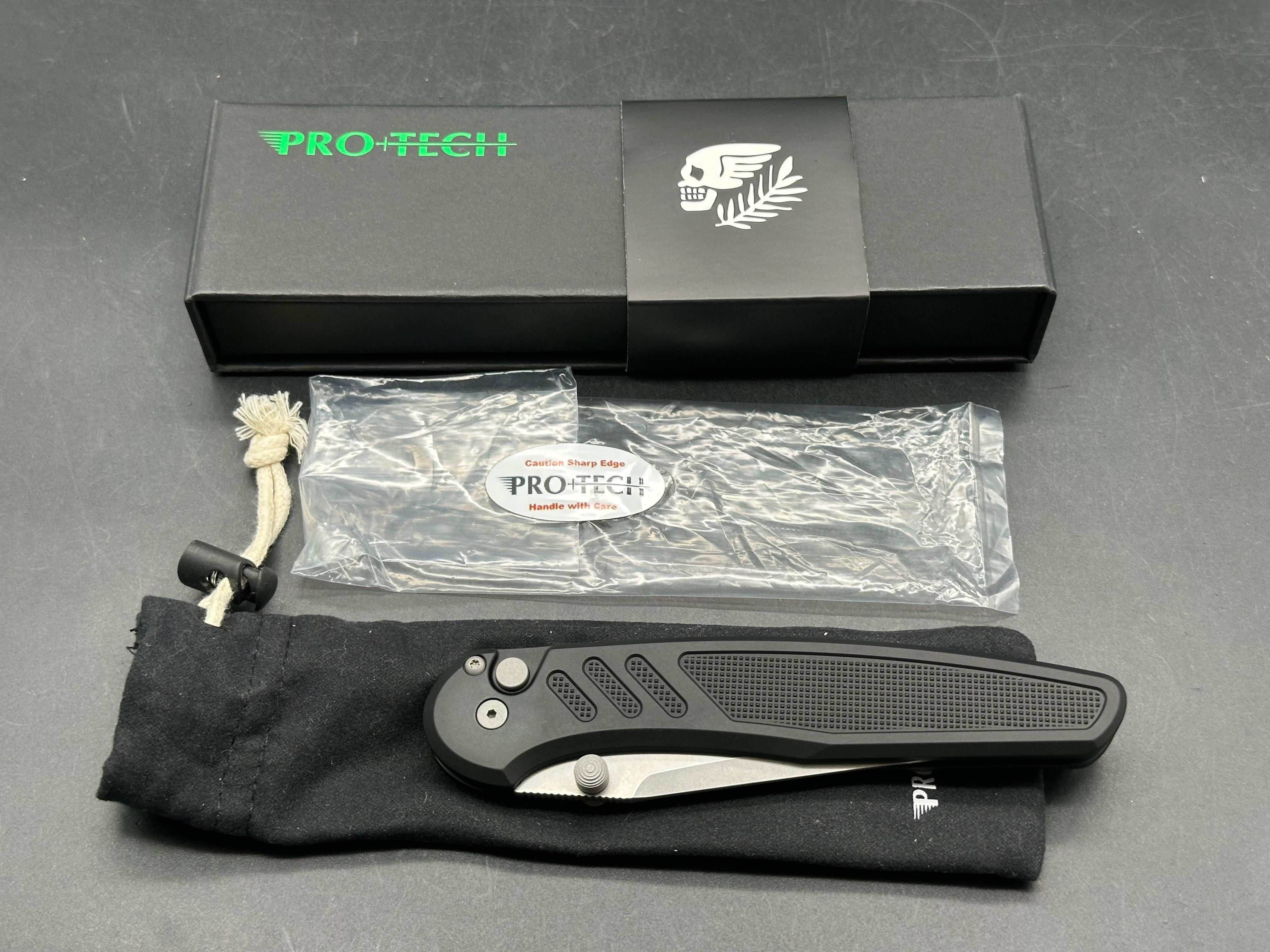 ProTech Avalon, 4" MagnaCut Blade with Black Aluminum Scales