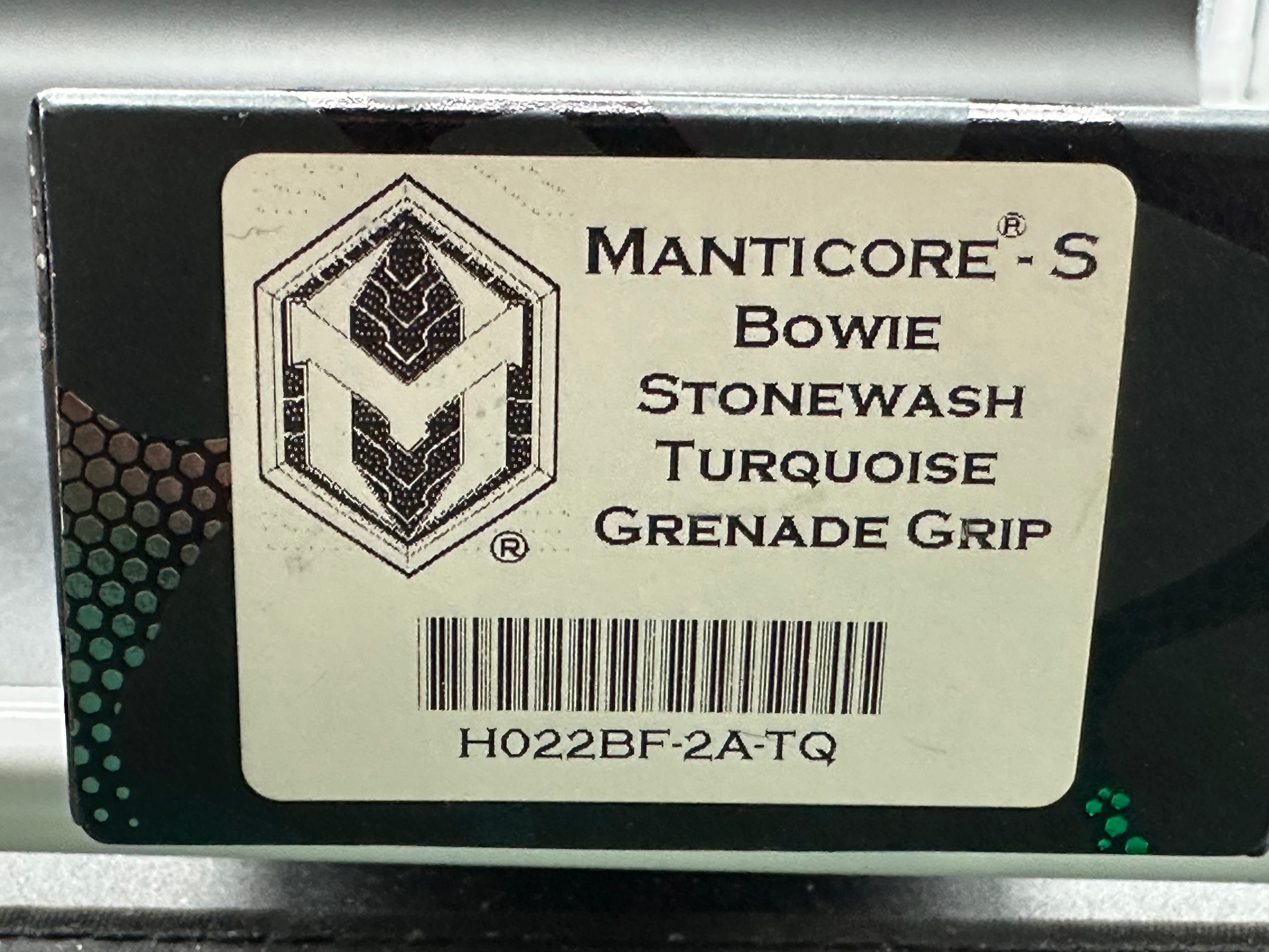 Heretic Knives Manticore S Bowie stonewashed / Turquoise / grenade grip