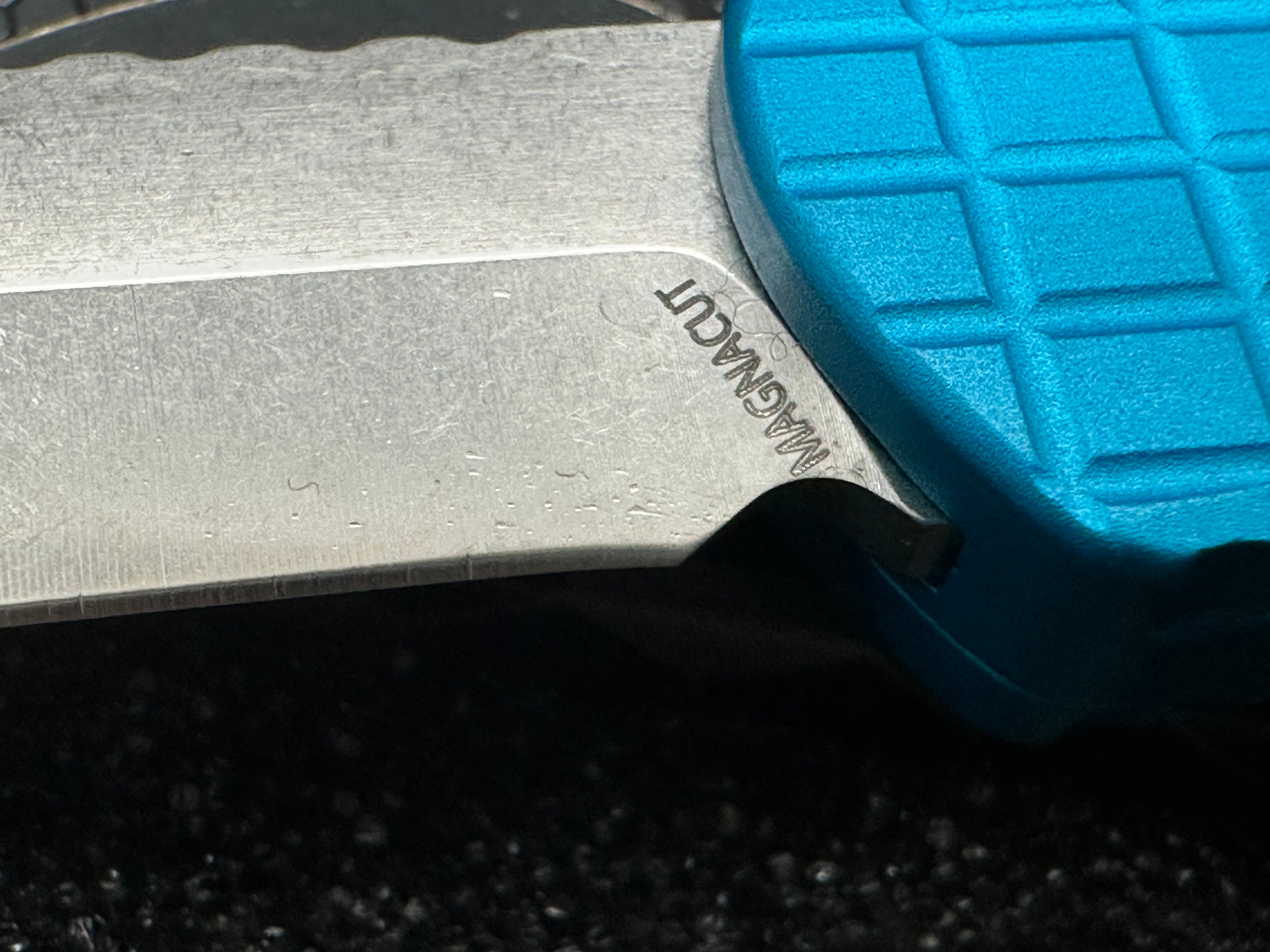 Heretic Knives Manticore S Bowie stonewashed / Turquoise / grenade grip