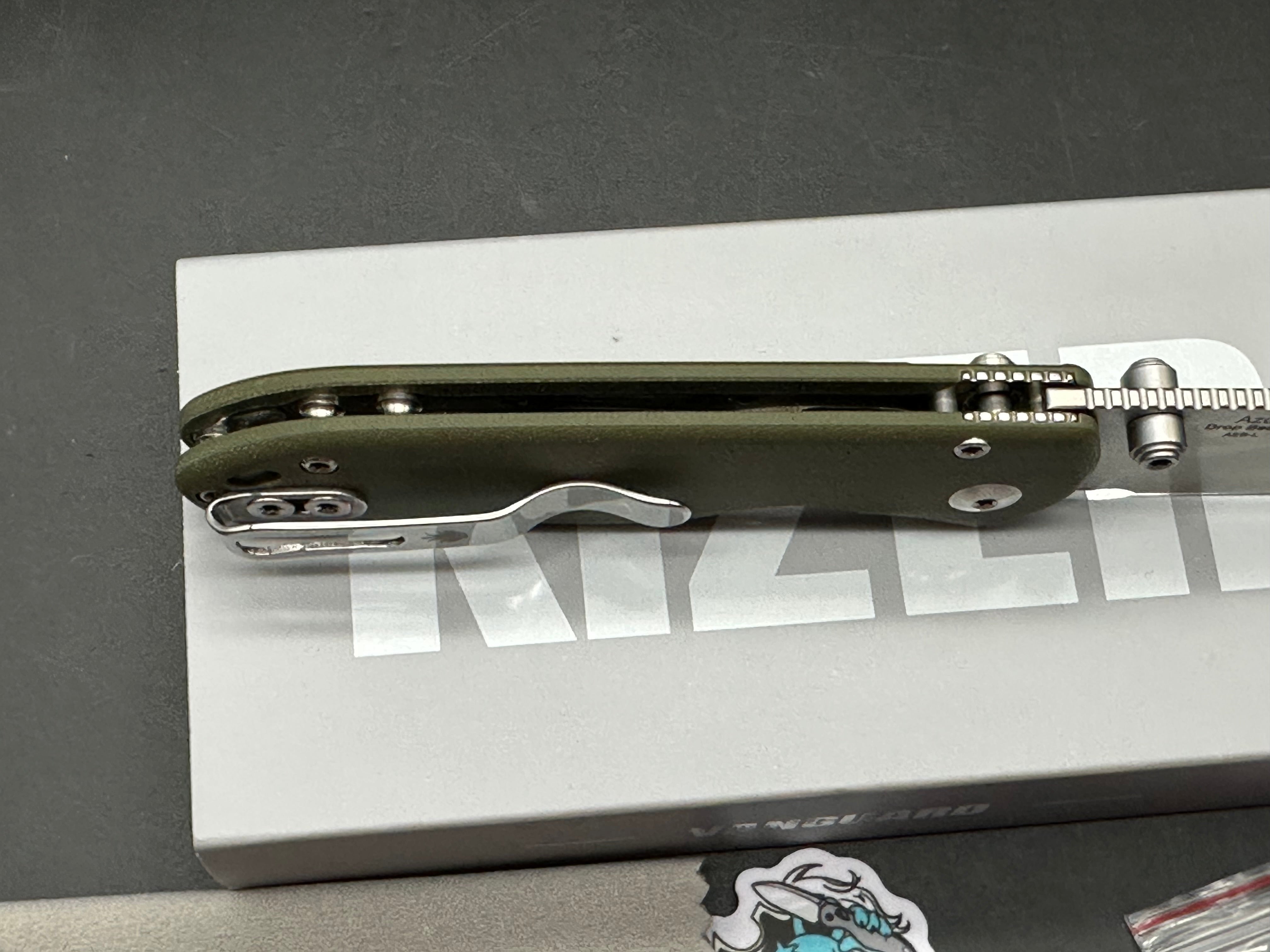 Kizer Drop Bear 2 green G10 scales w/AEBL blade