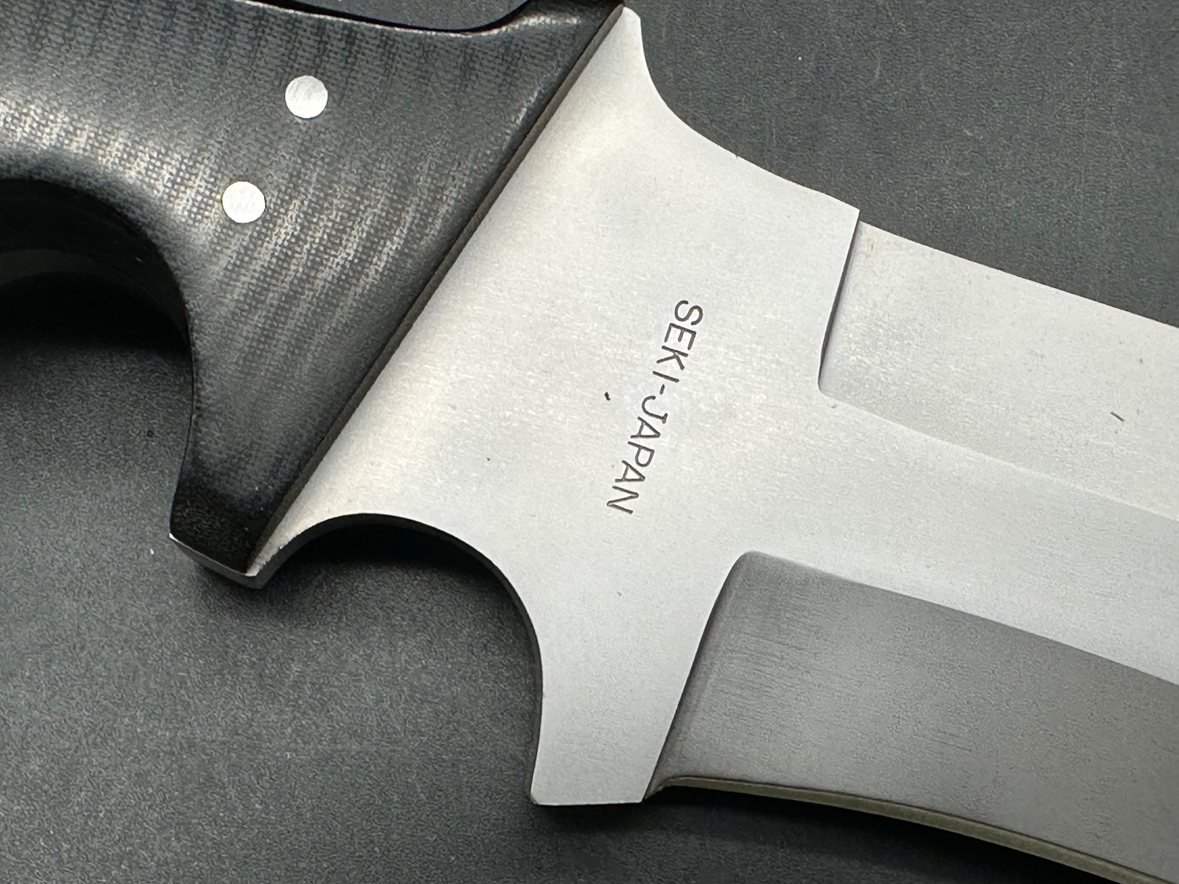 Harley Battle Bowie Paragon (Seki Japan) collaborated with Larry Harley to replicate his Battle Bowie. 13 1/2" total length,blade is 8"