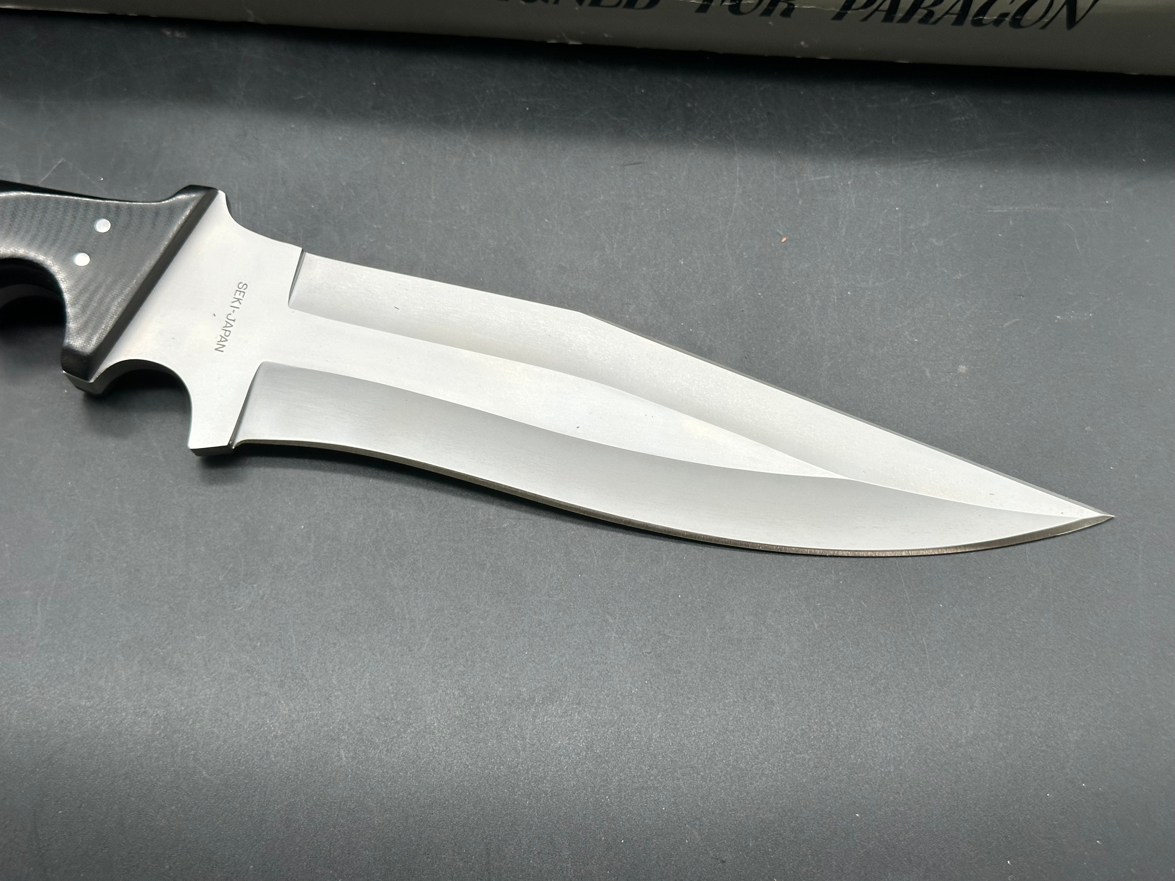 Harley Battle Bowie Paragon (Seki Japan) collaborated with Larry Harley to replicate his Battle Bowie. 13 1/2" total length,blade is 8"