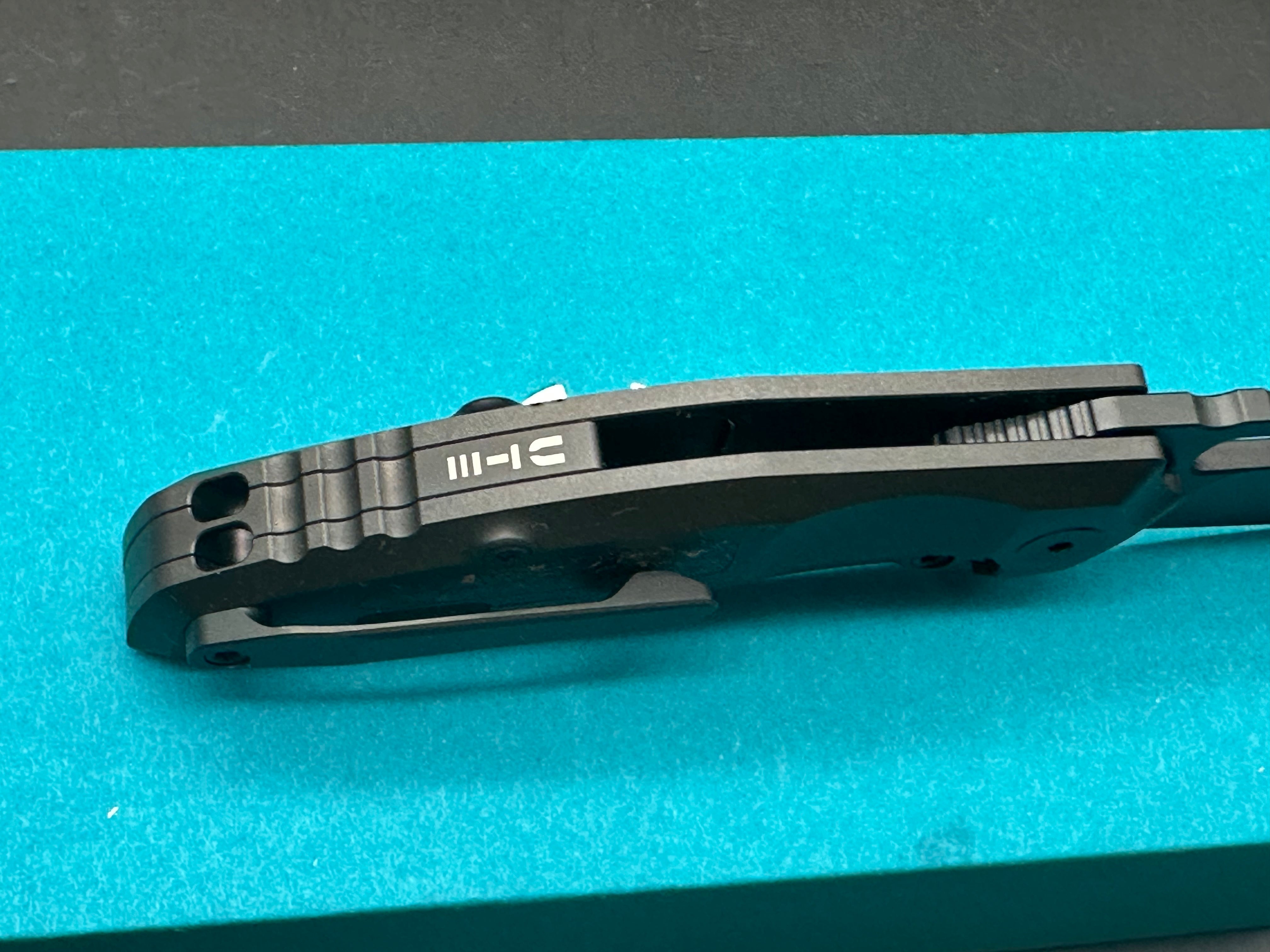 Molsect 808ATTACK - DLC CPM-S90V STEEL FRAME LOCK POCKET KNIFE MUC808AD - DLC TITANIUM+DARK MATTER GOLD CARBON FIBER