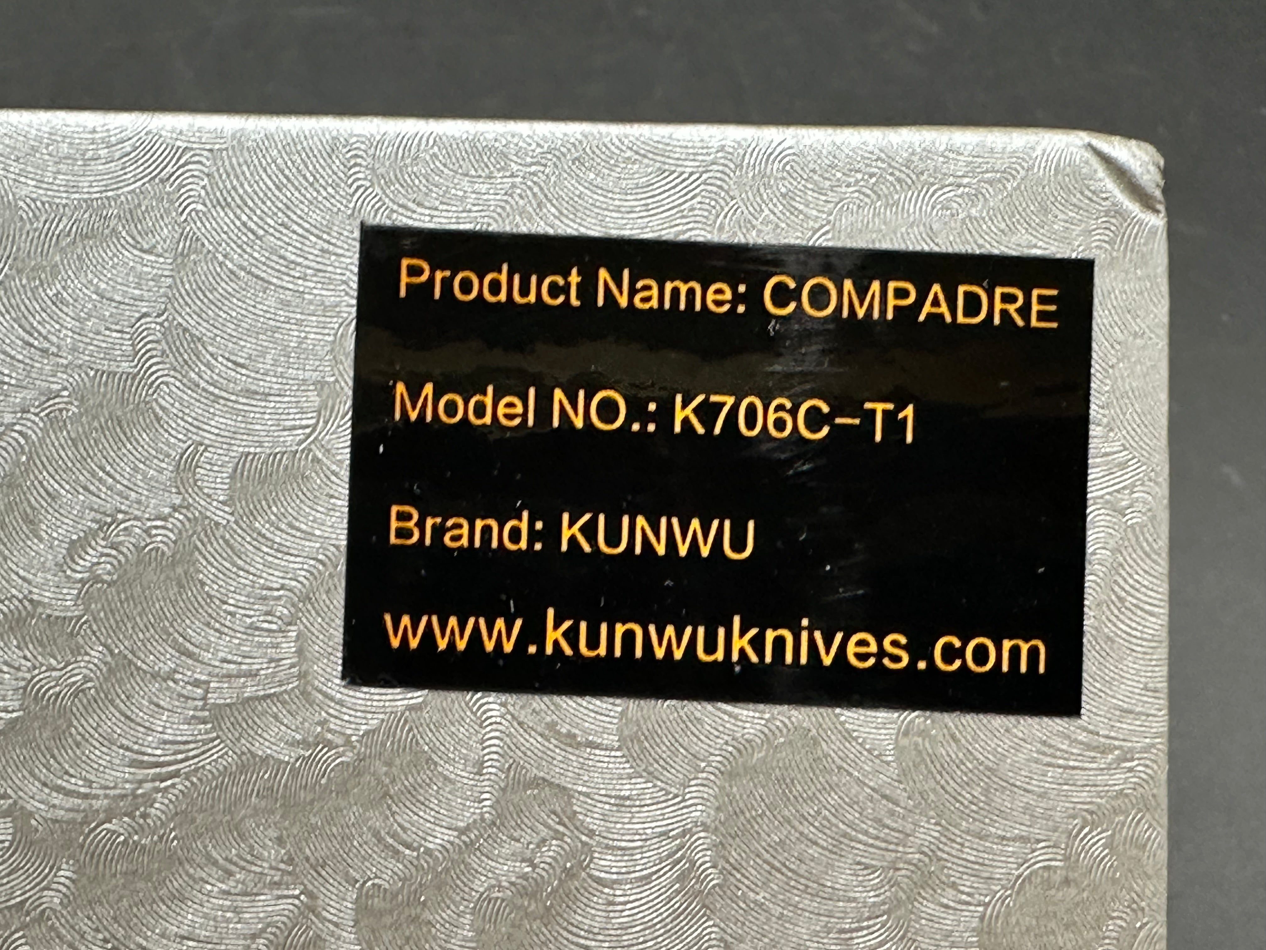 Kunwu Compadre 2.95" Vanax Stonewash Blade with Stonewash Diamond Textured Titanium Scales
