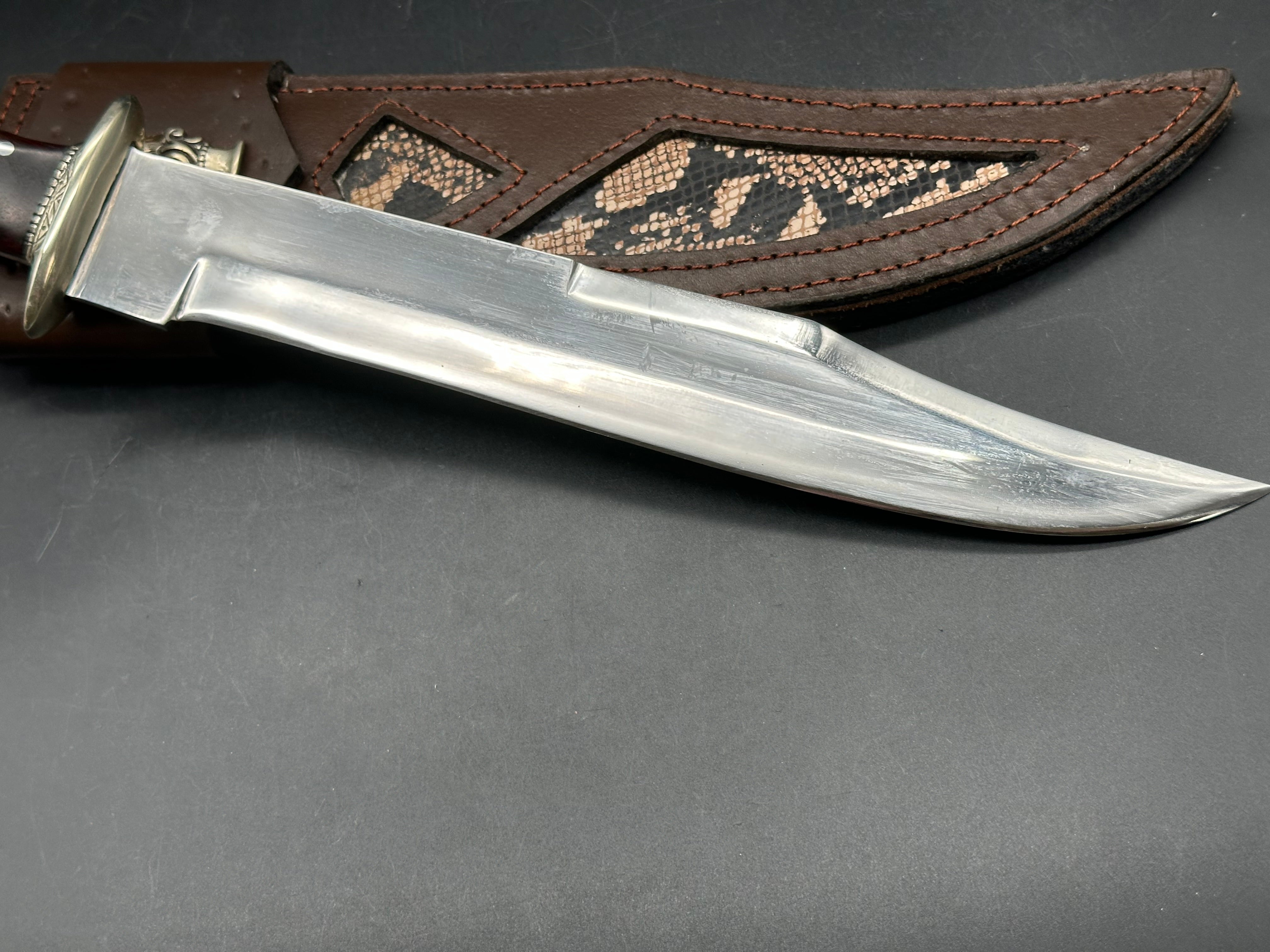 Paladin Bowie / This Bowie is by KnivesbyHand