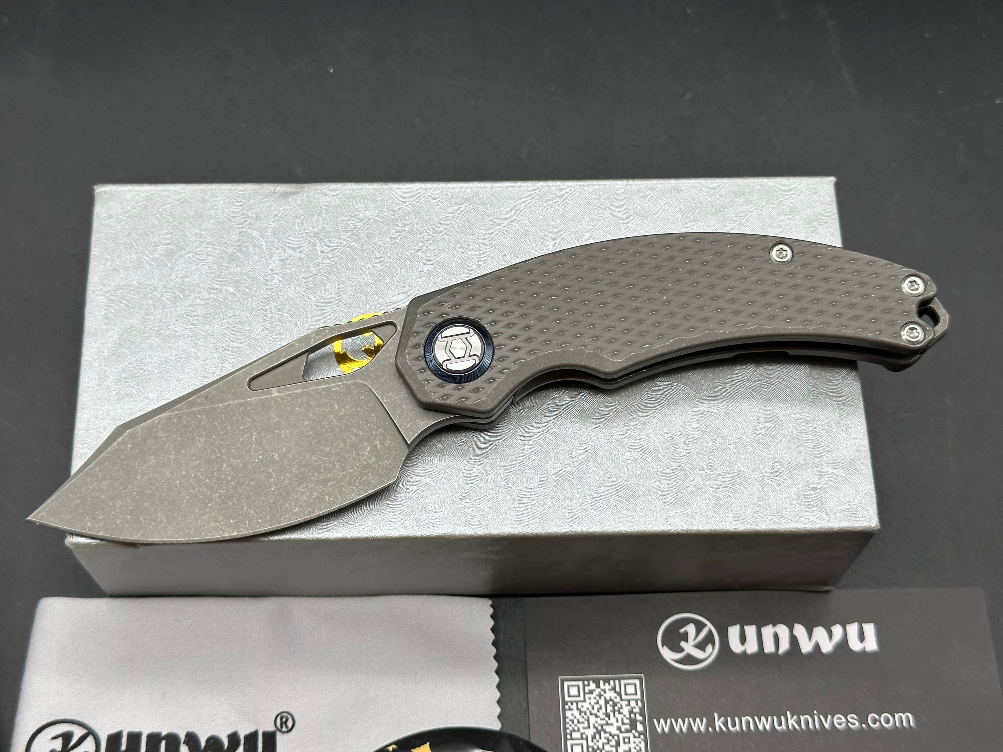 Kunwu Compadre 2.95" Vanax Stonewash Blade with Stonewash Diamond Textured Titanium Scales