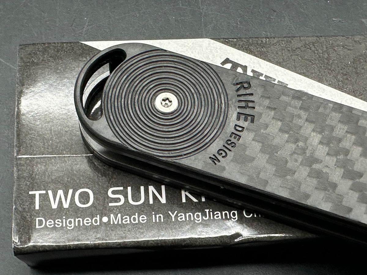 TwoSun TS362-M390-CF FOLDING KNIFE BLACK CARBON FIBER HANDLE M390