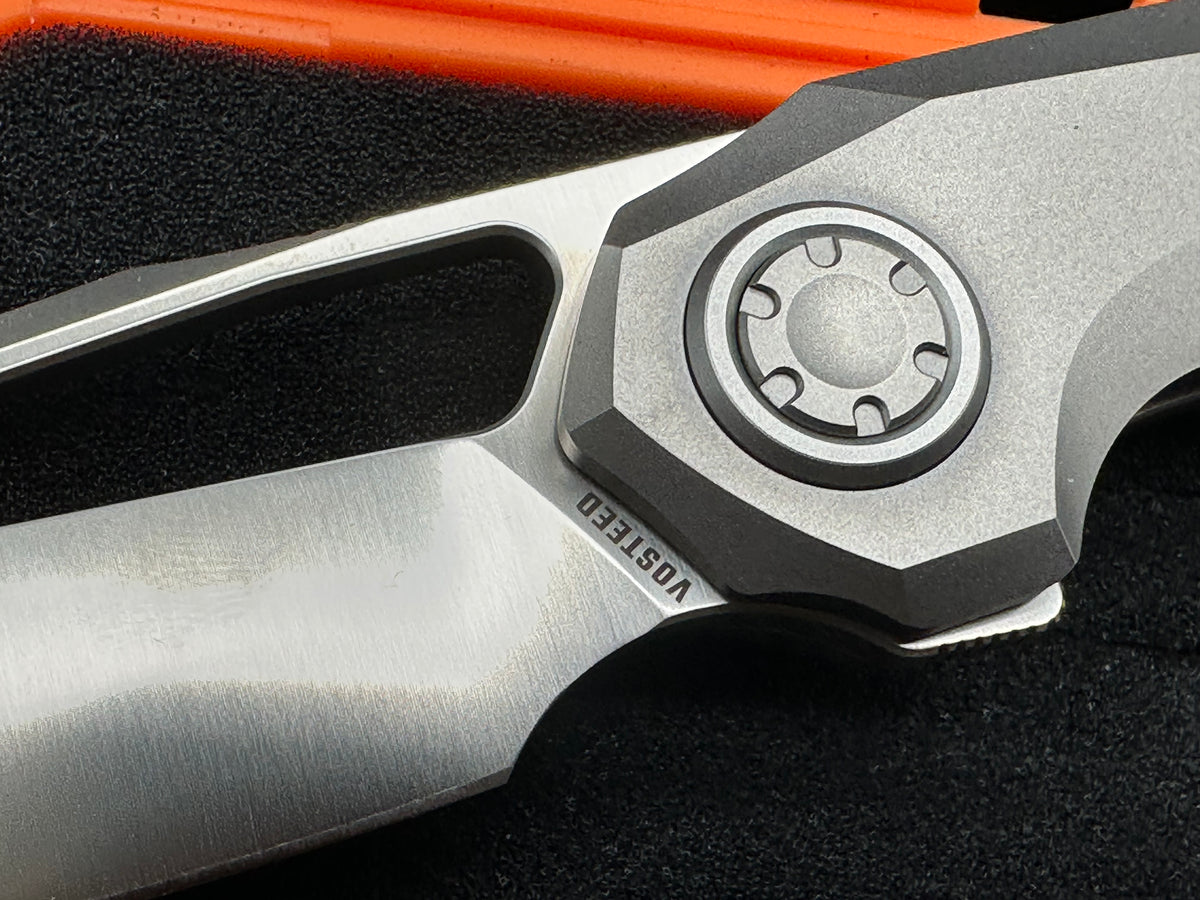VOSTEED THUNDERBEAST FOLDING KNIFE GRAY TITANIUM HANDLE M390 REVERSE TANTO