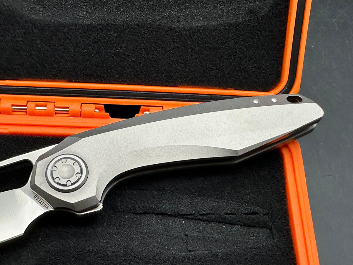 VOSTEED THUNDERBEAST FOLDING KNIFE GRAY TITANIUM HANDLE M390 REVERSE TANTO