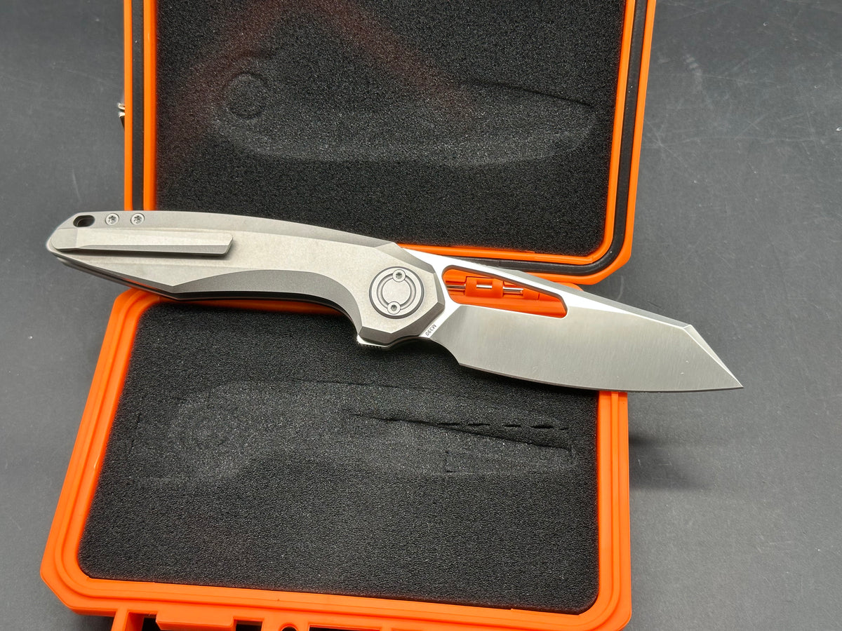 VOSTEED THUNDERBEAST FOLDING KNIFE GRAY TITANIUM HANDLE M390 REVERSE TANTO