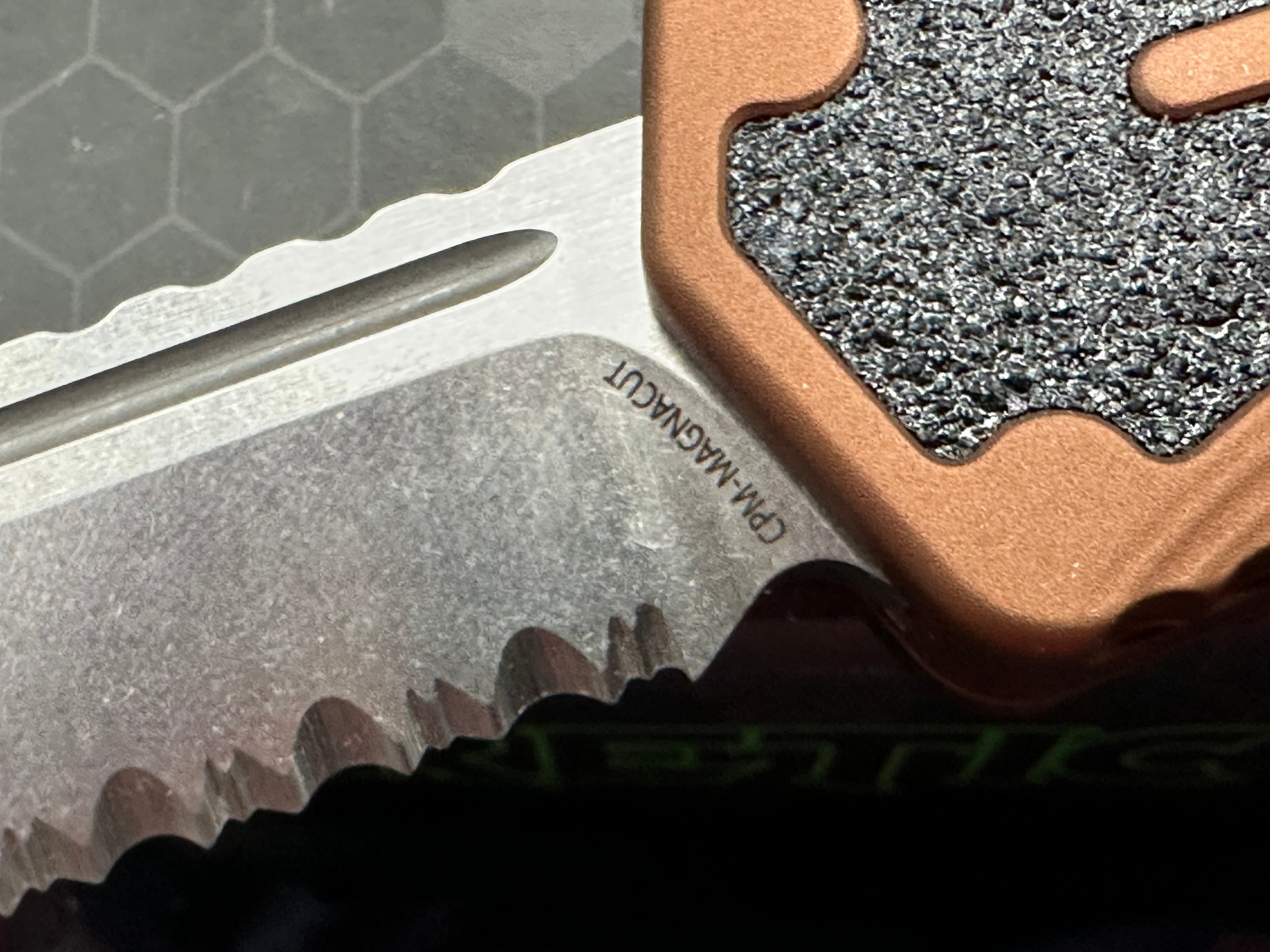 Heretic Colossus SE OTF Auto - RB Ano (3.50" SW MagnaCut)