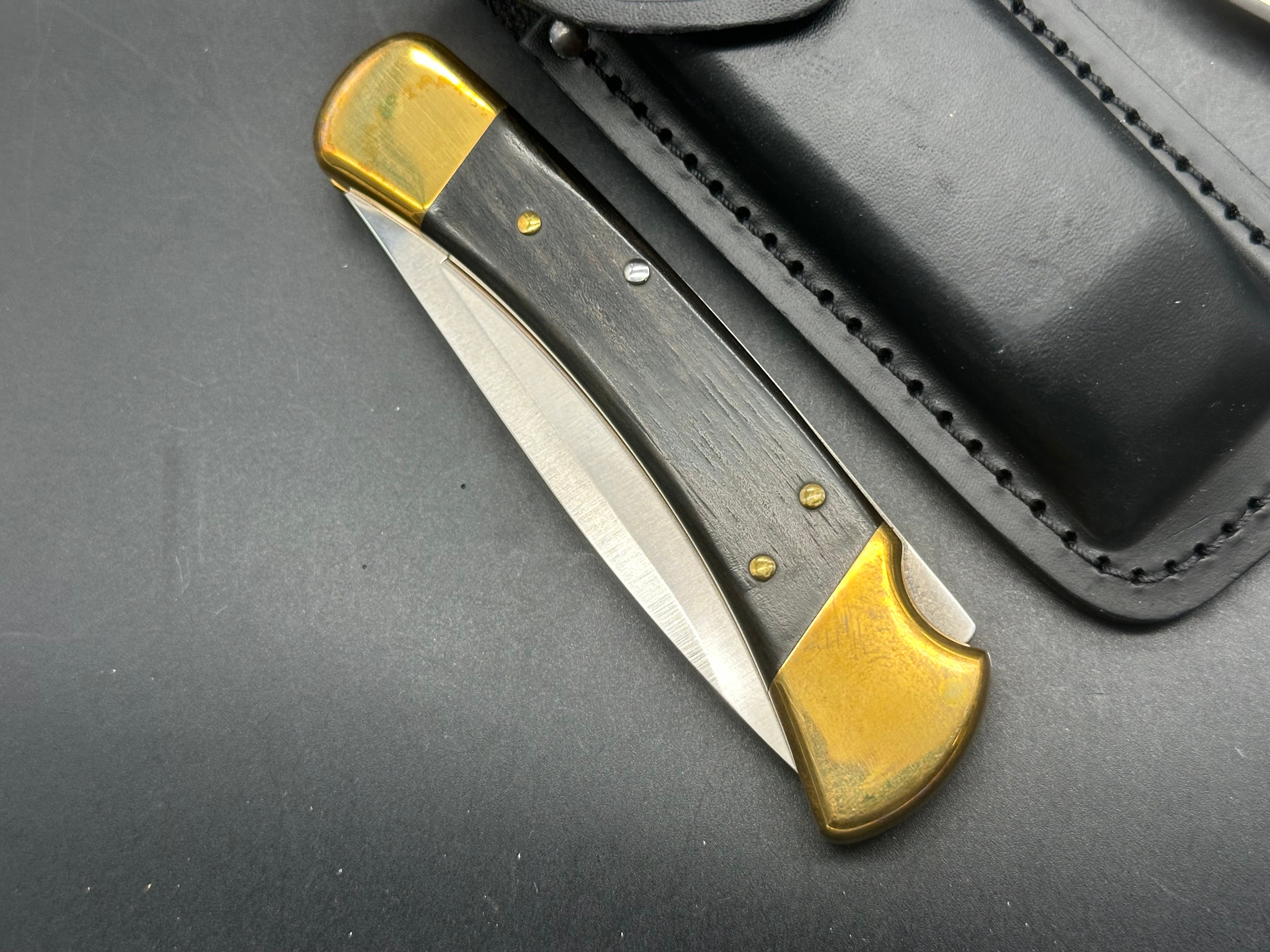 Buck Knives Combo 110 Drop point in 420HC with leather sheath / 110 LT in 420HC