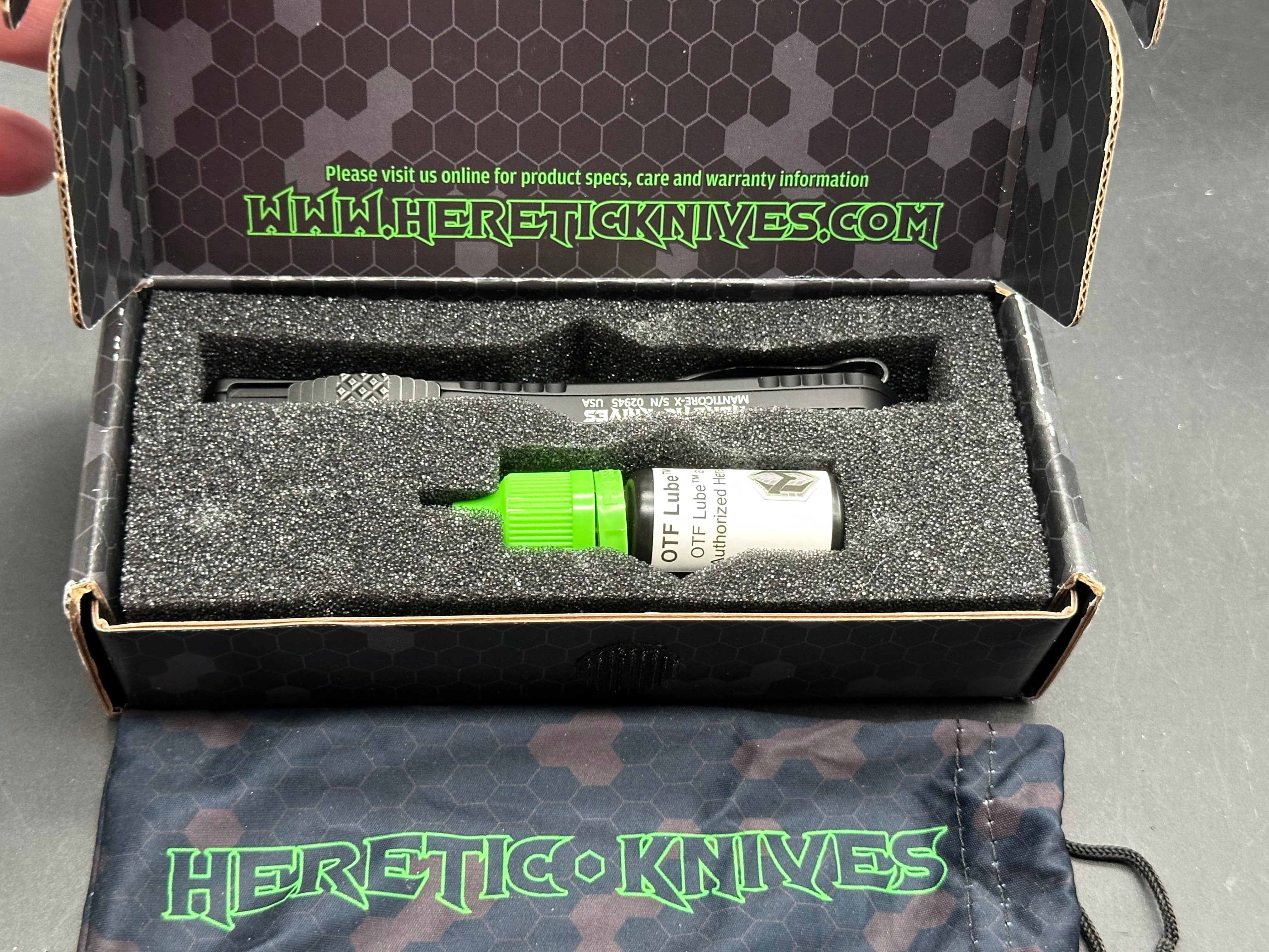 Heretic Knives Manticore-X Recurve Battleworn Black Elmax OTF Automatic
