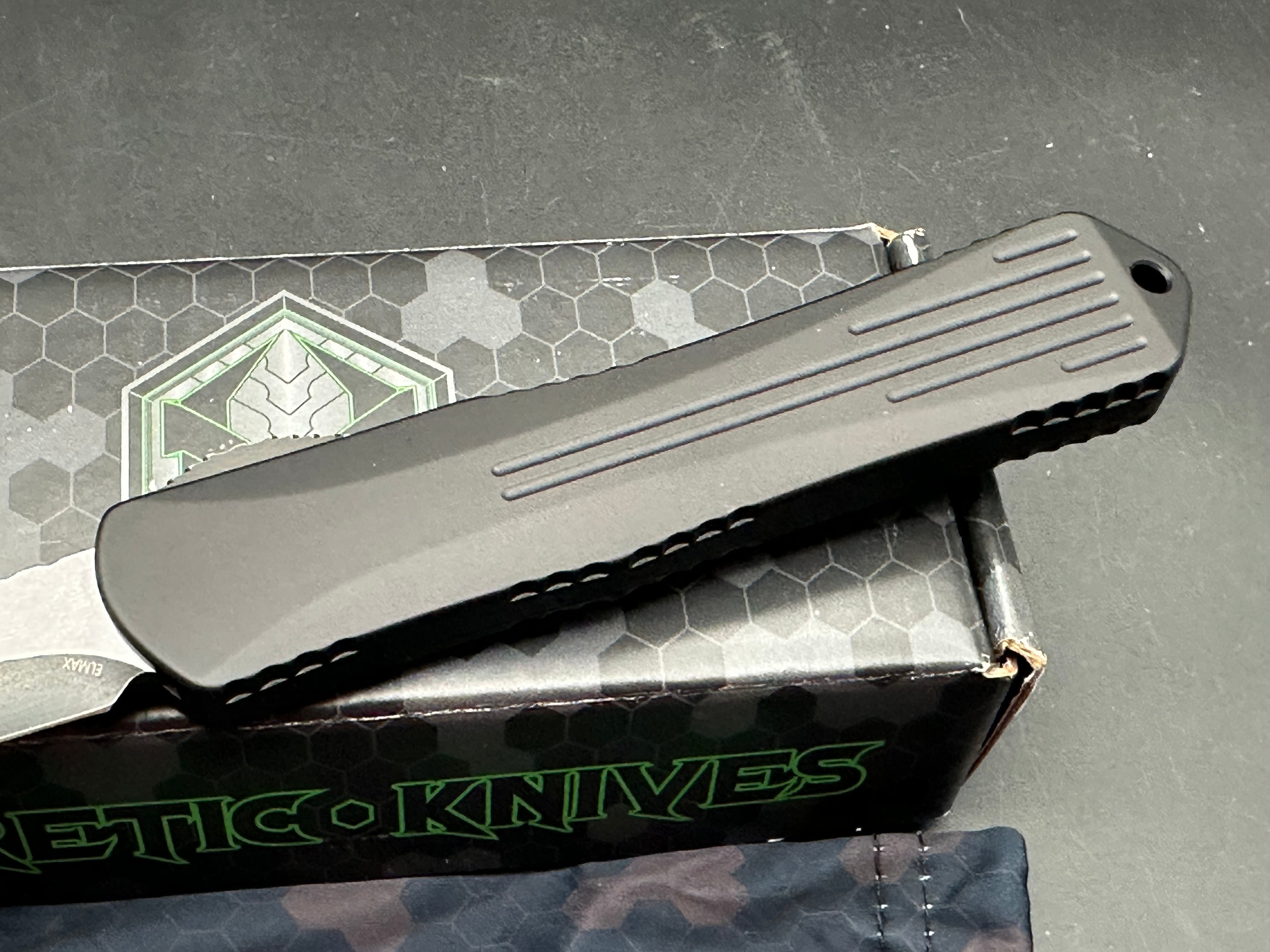 Heretic Knives Manticore-X Recurve Battleworn Black Elmax OTF Automatic
